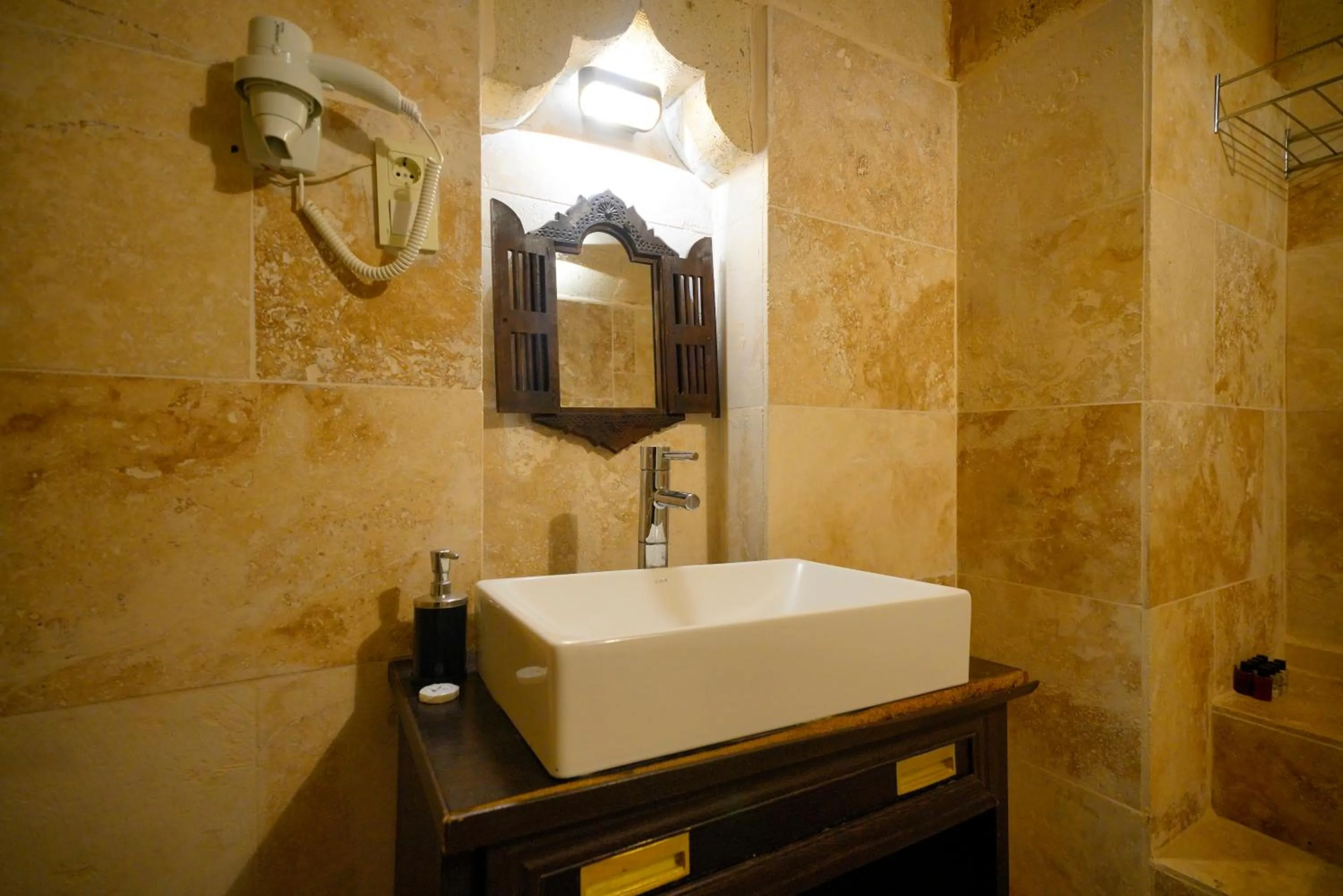 Bathroom in Antik Cave House