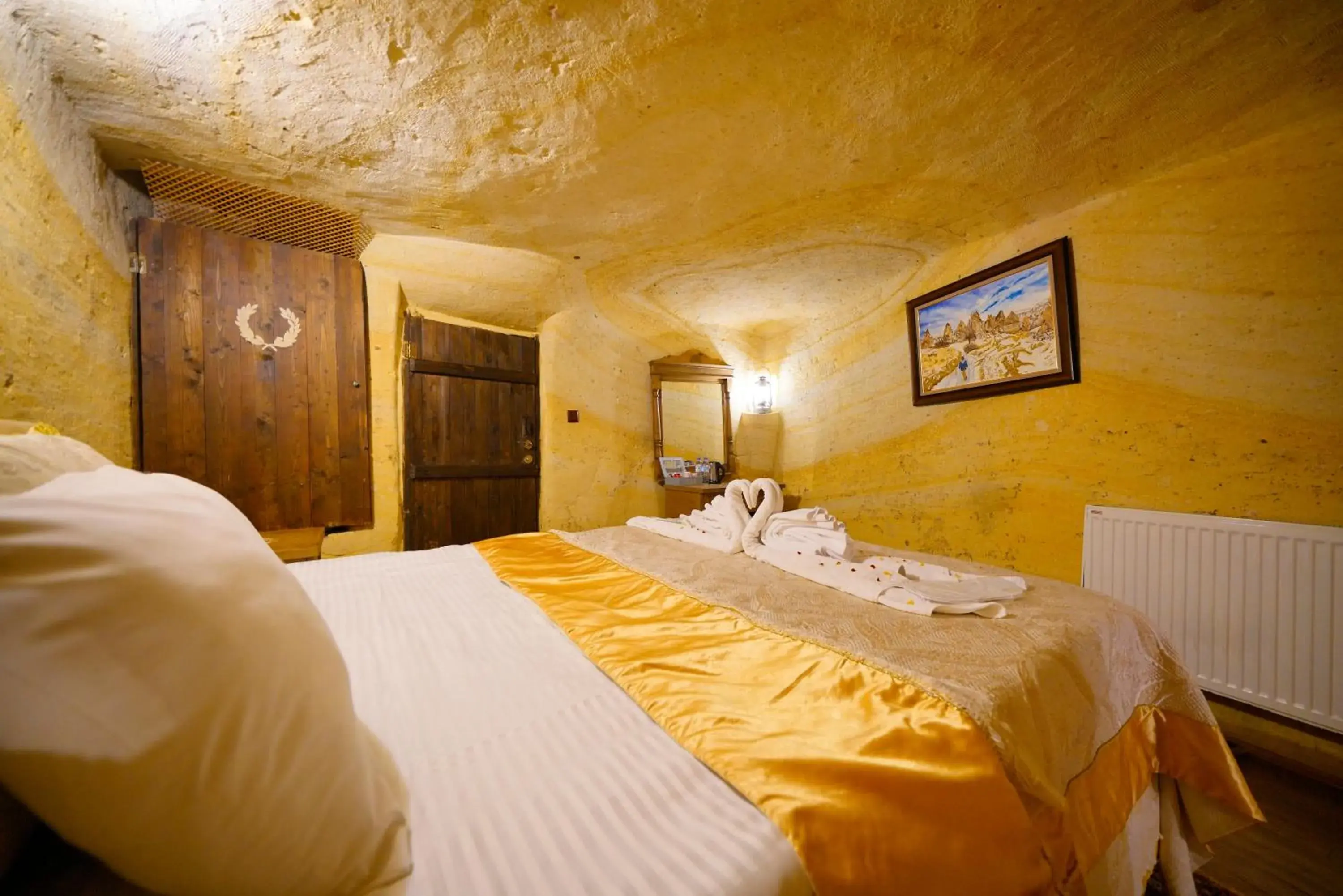 Deluxe Family Cave Suite with Bath in Antik Cave House Deluxe Family Cave Suite with Bath in Antik Cave House