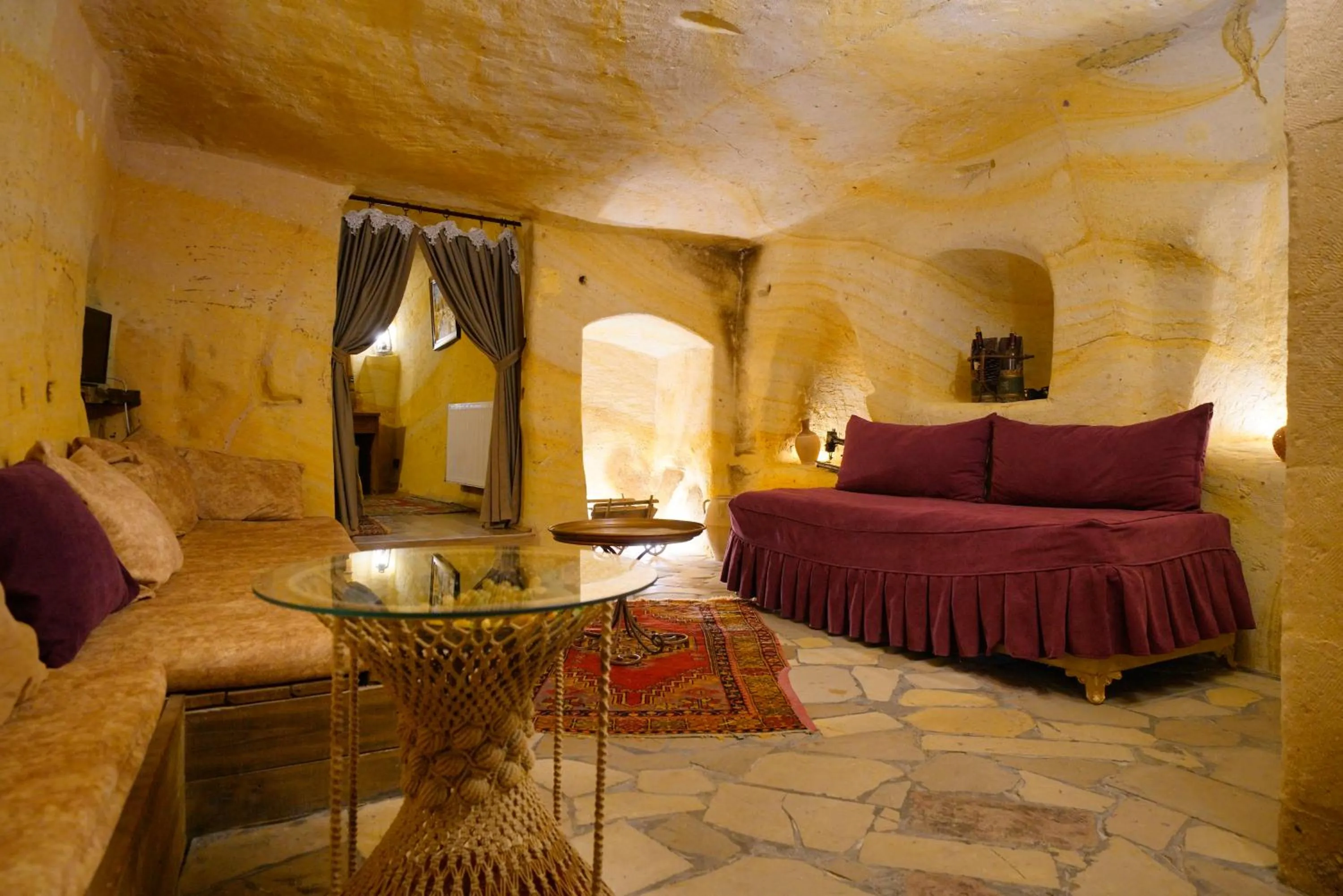Living room in Antik Cave House