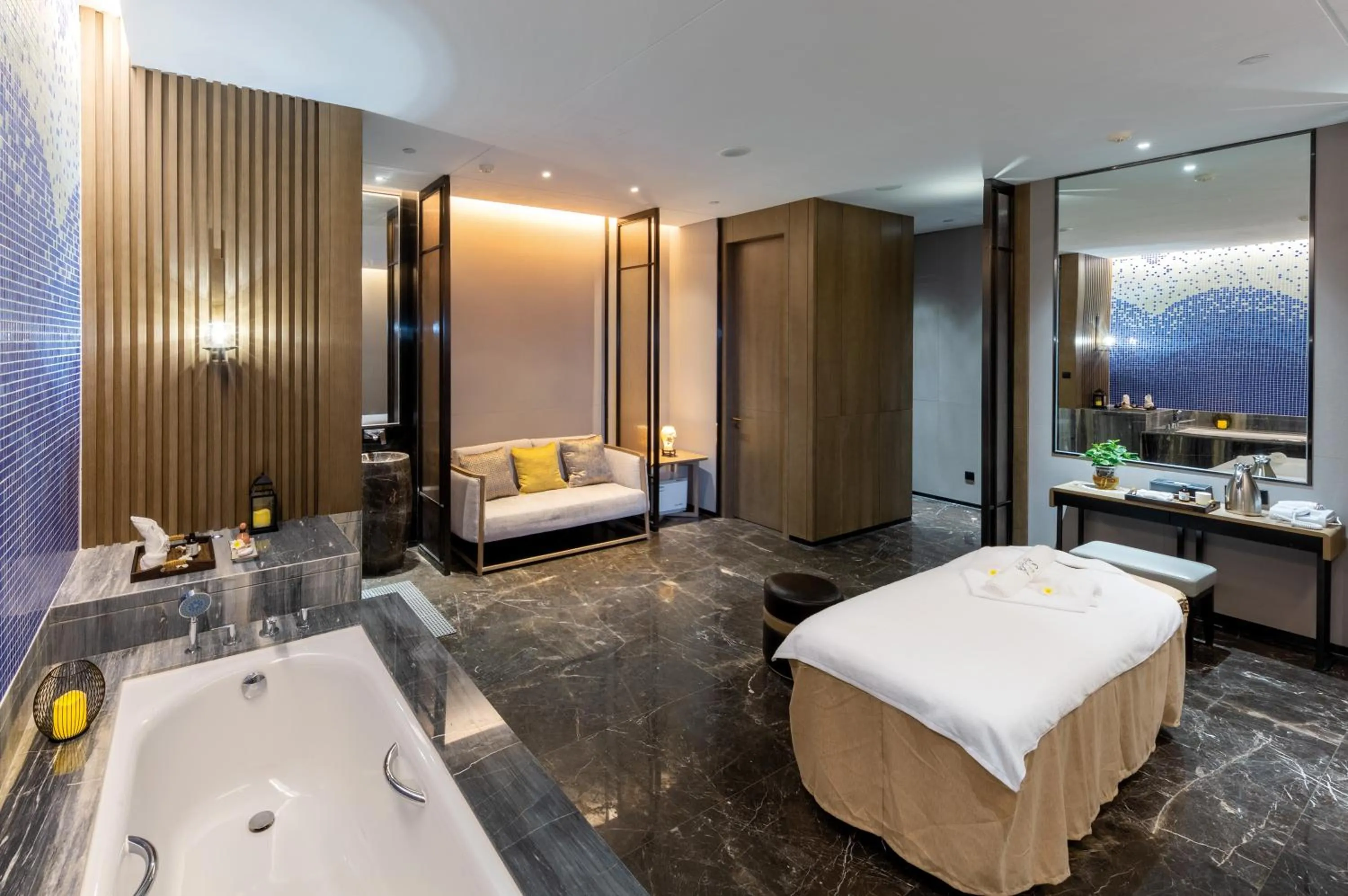 Spa and wellness centre/facilities, Bed in Wanda Realm Heshan