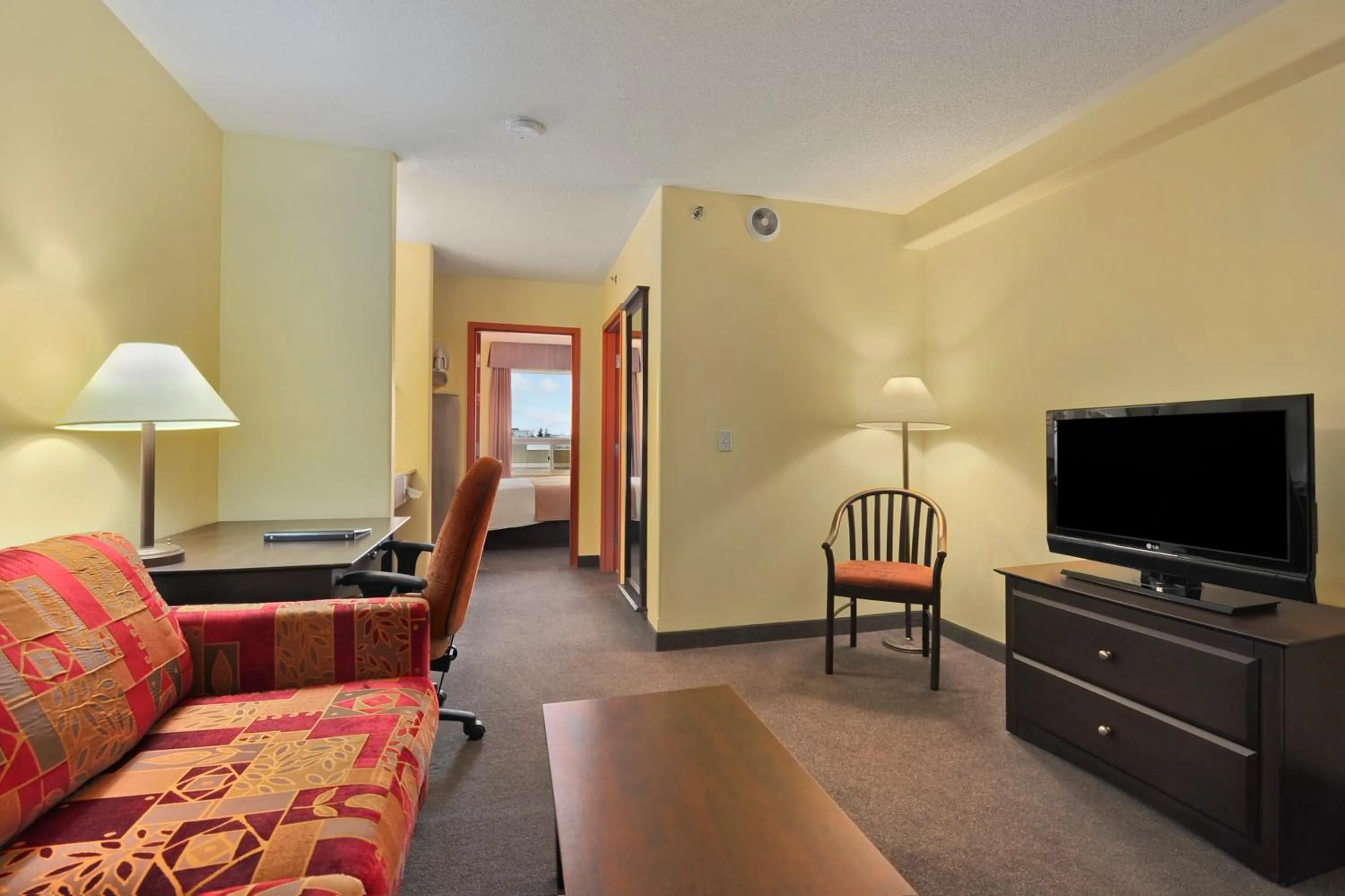 Photo of the whole room in Super 8 by Wyndham Barrie South