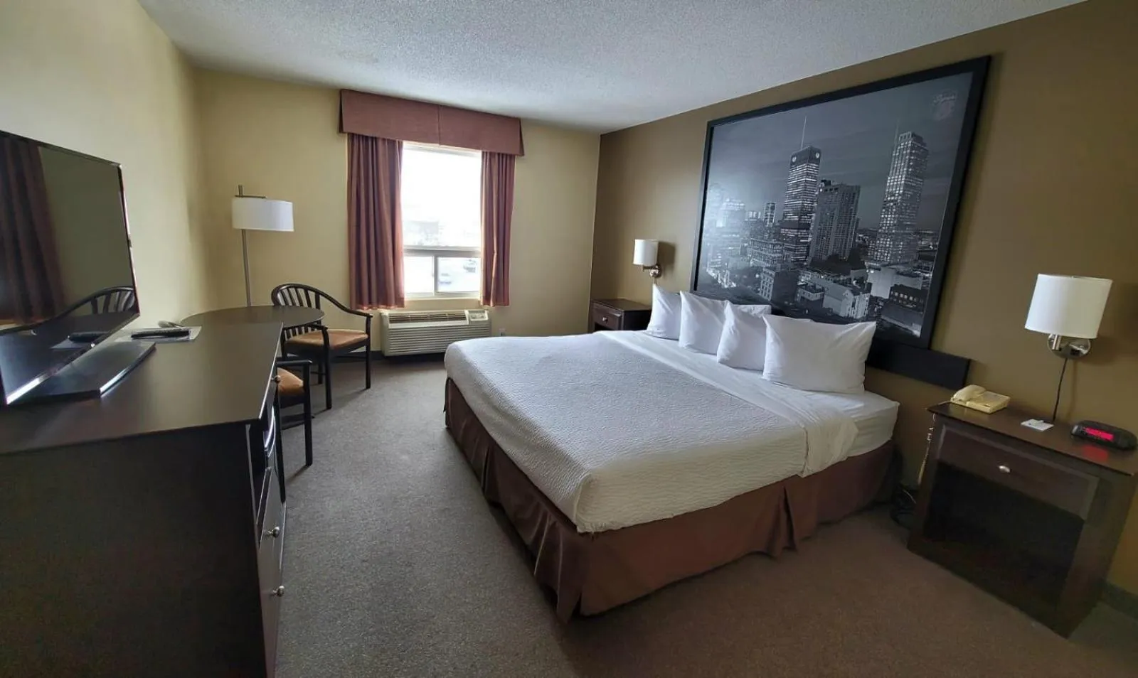 Bed in Super 8 by Wyndham Barrie South