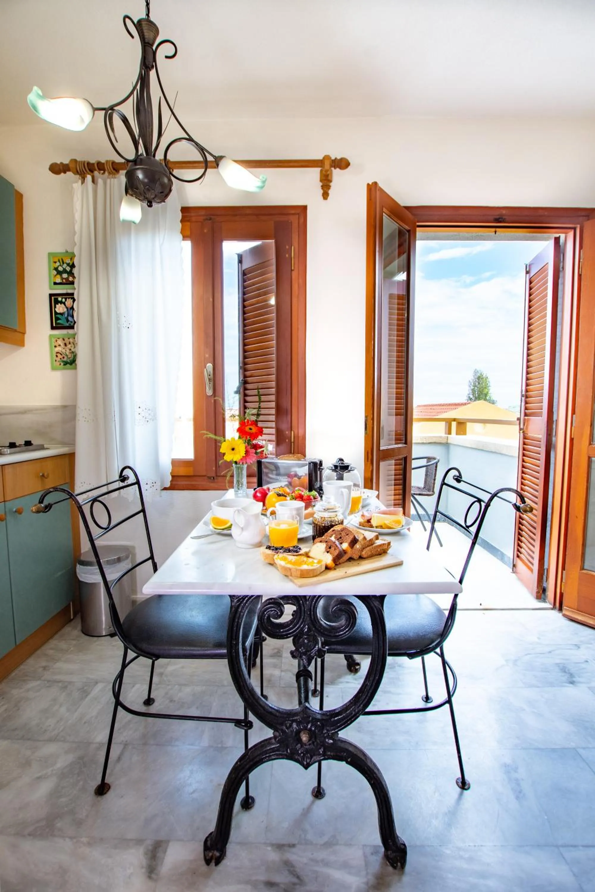 Kitchen or kitchenette in Anais Collection Hotels & Suites