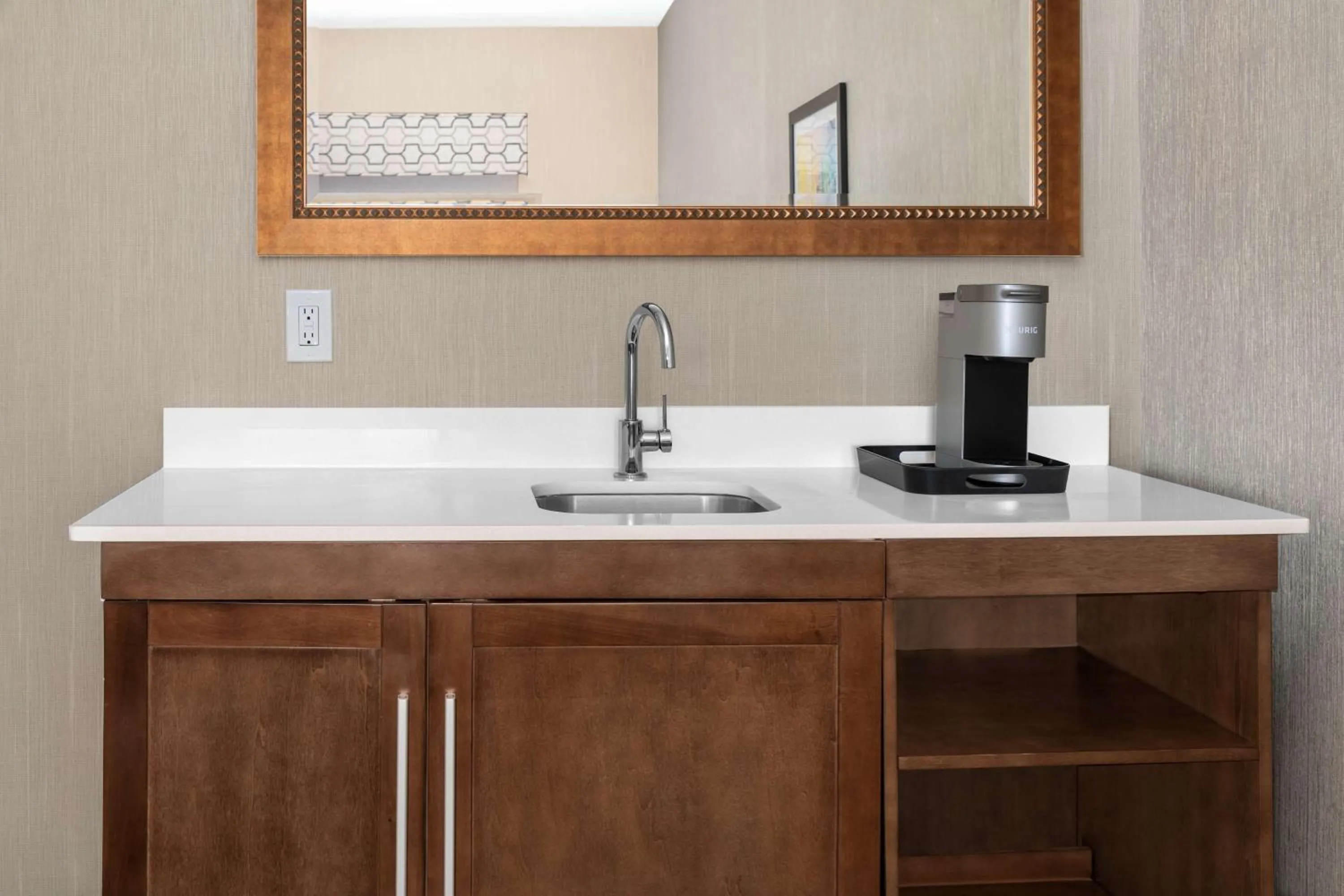 Photo of the whole room in Hampton Inn & Suites Sacramento-Auburn Boulevard