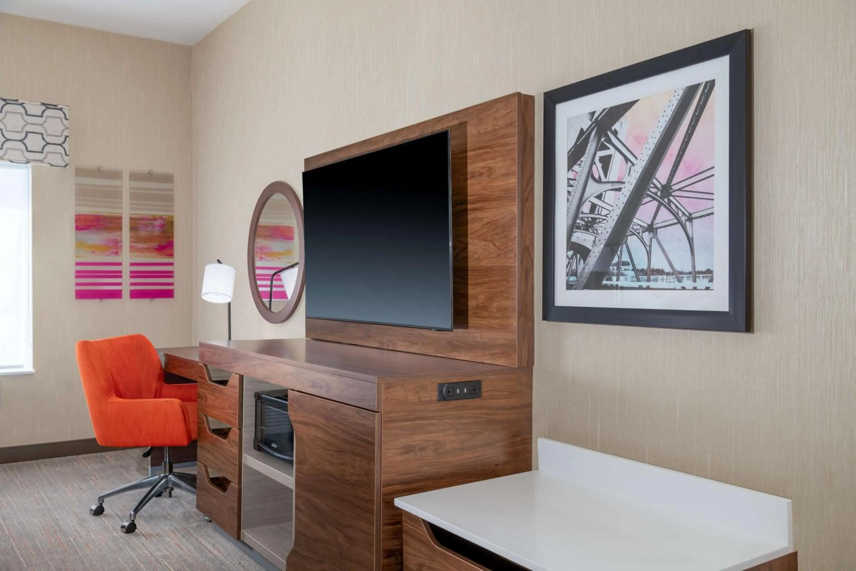 Bedroom in Hampton Inn & Suites Sacramento-Auburn Boulevard