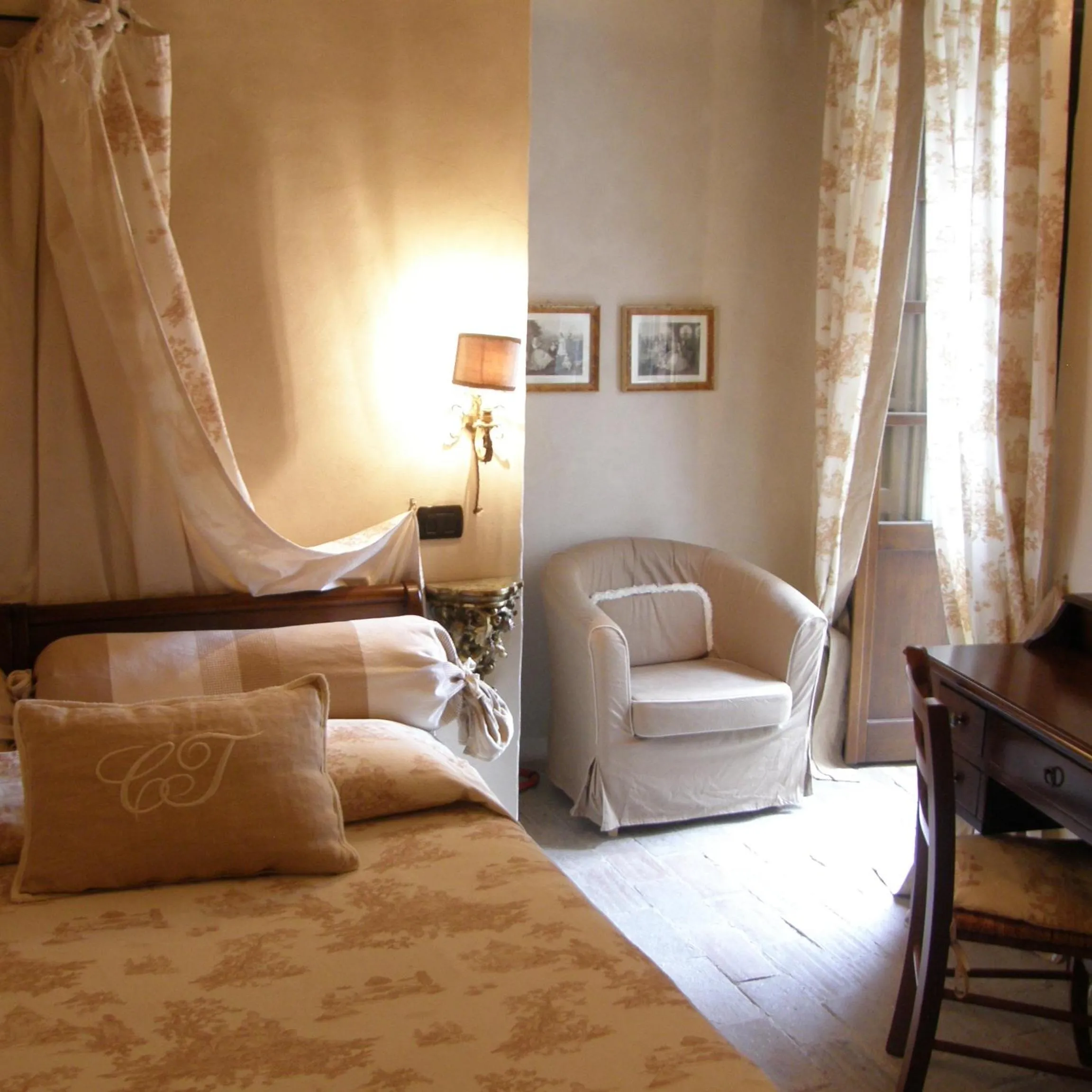 Bed in Hotel Castello Di Vigoleno