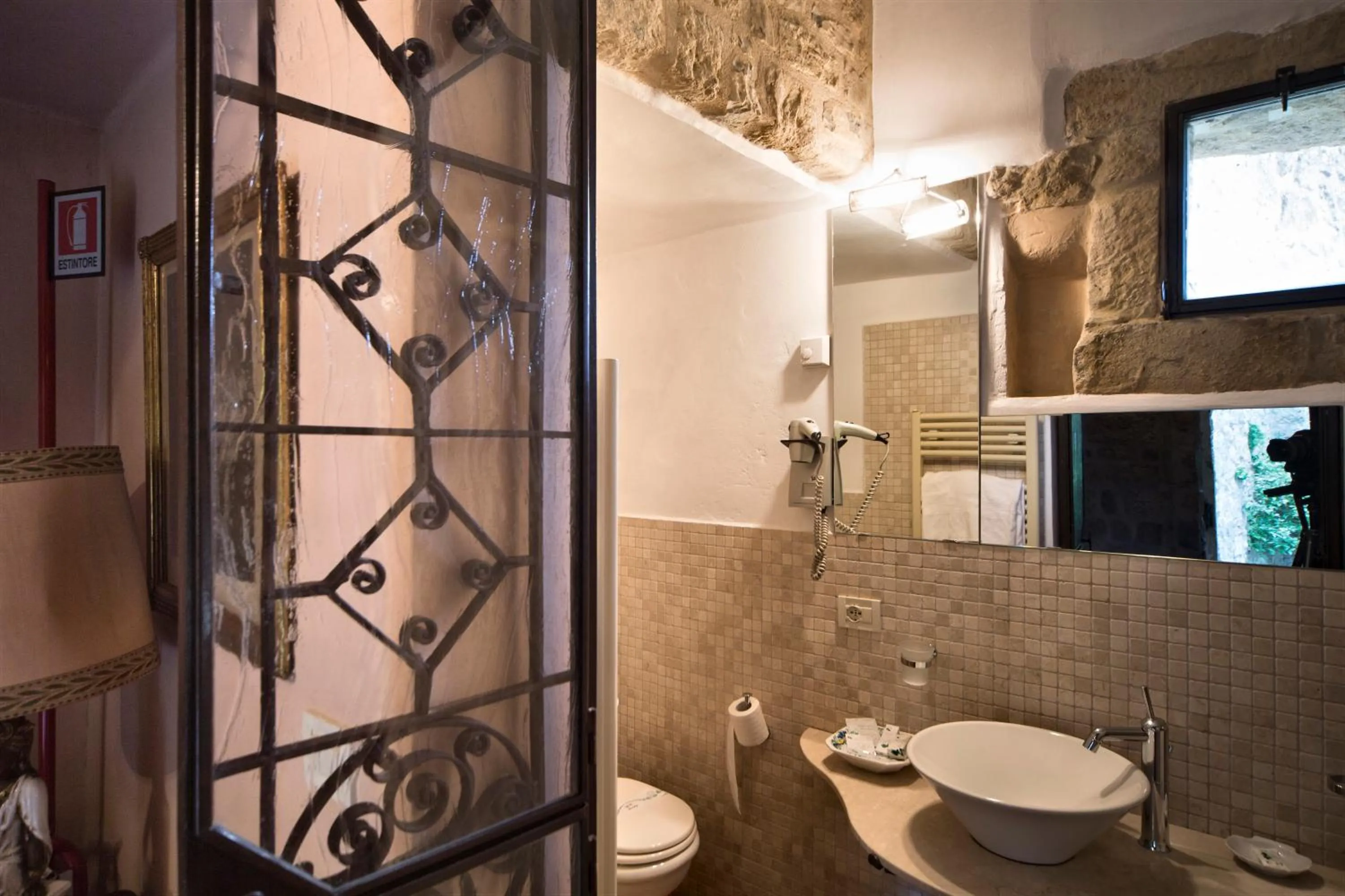 Bathroom in Hotel Castello Di Vigoleno