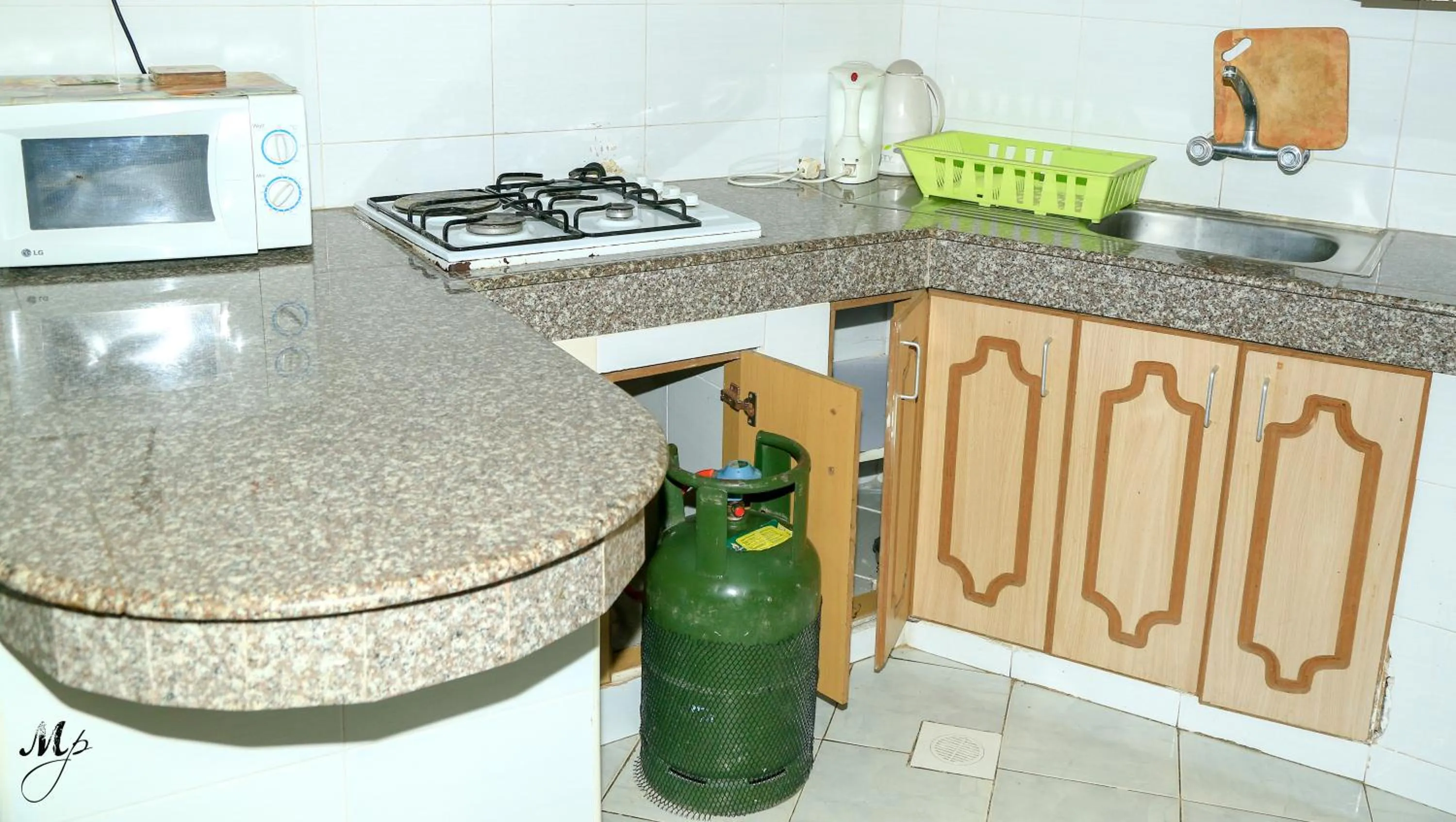 Kitchen or kitchenette in Mei Place Apartments