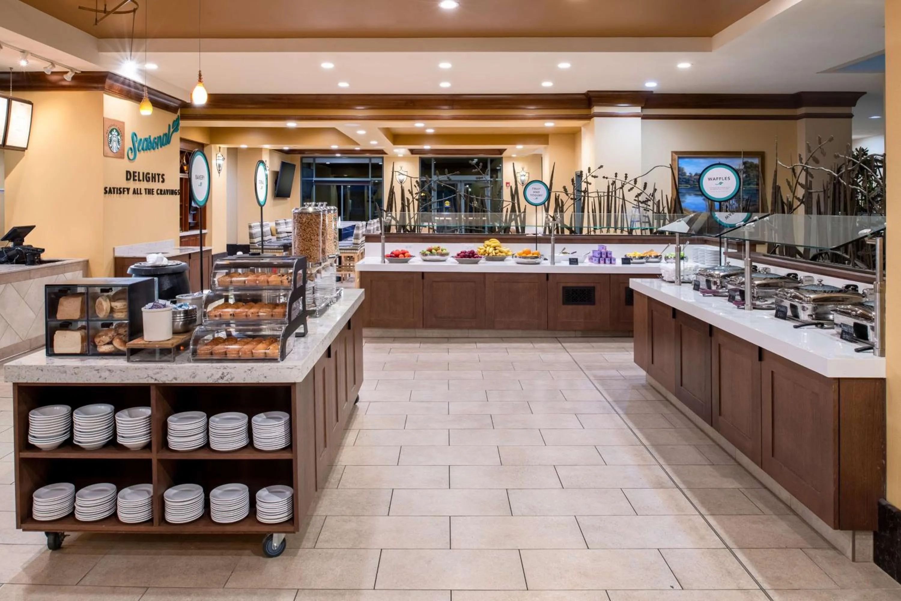 Breakfast in Embassy Suites by Hilton Sacramento Riverfront Promenade