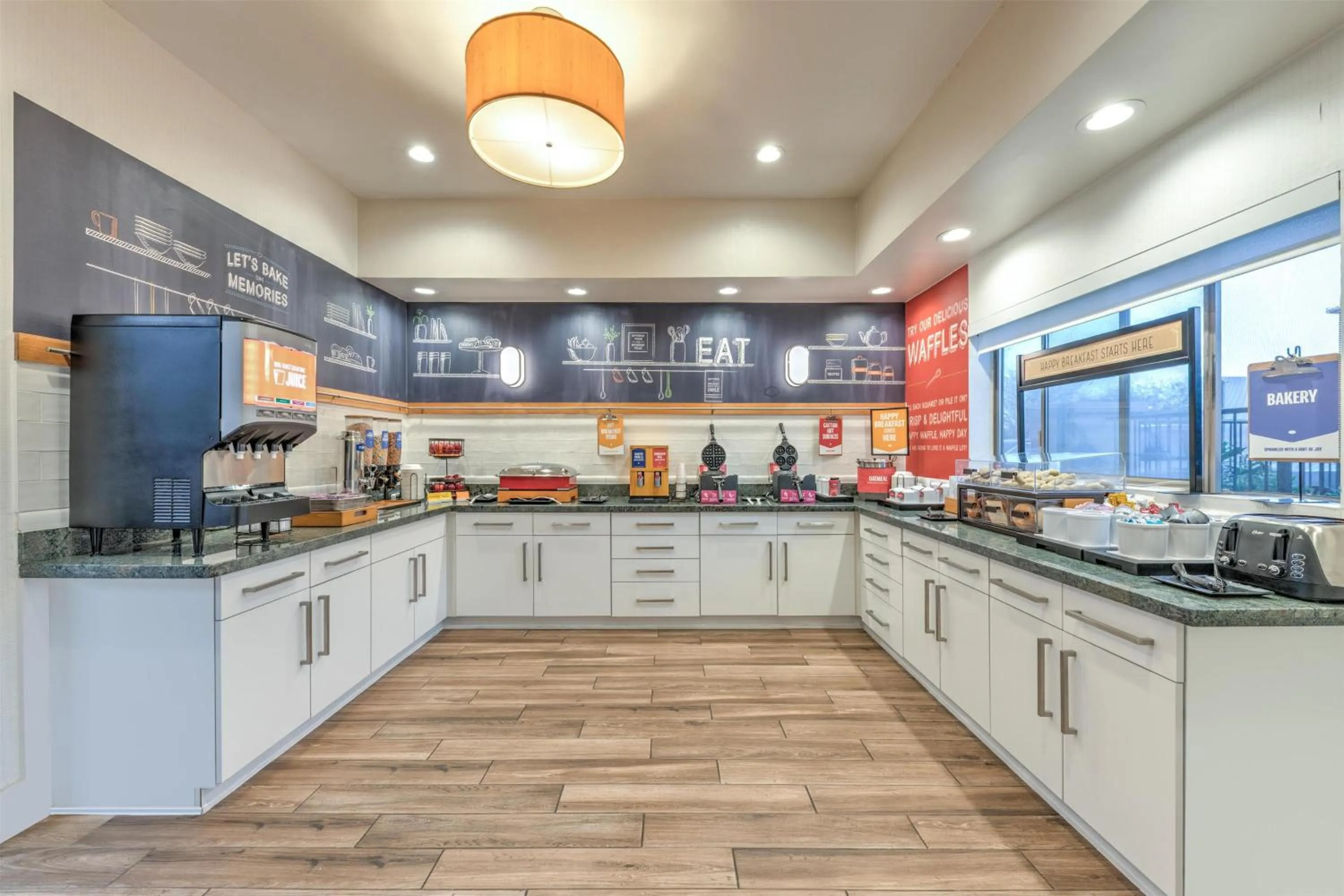 Breakfast in Hampton Inn Phoenix Midtown Downtown Area