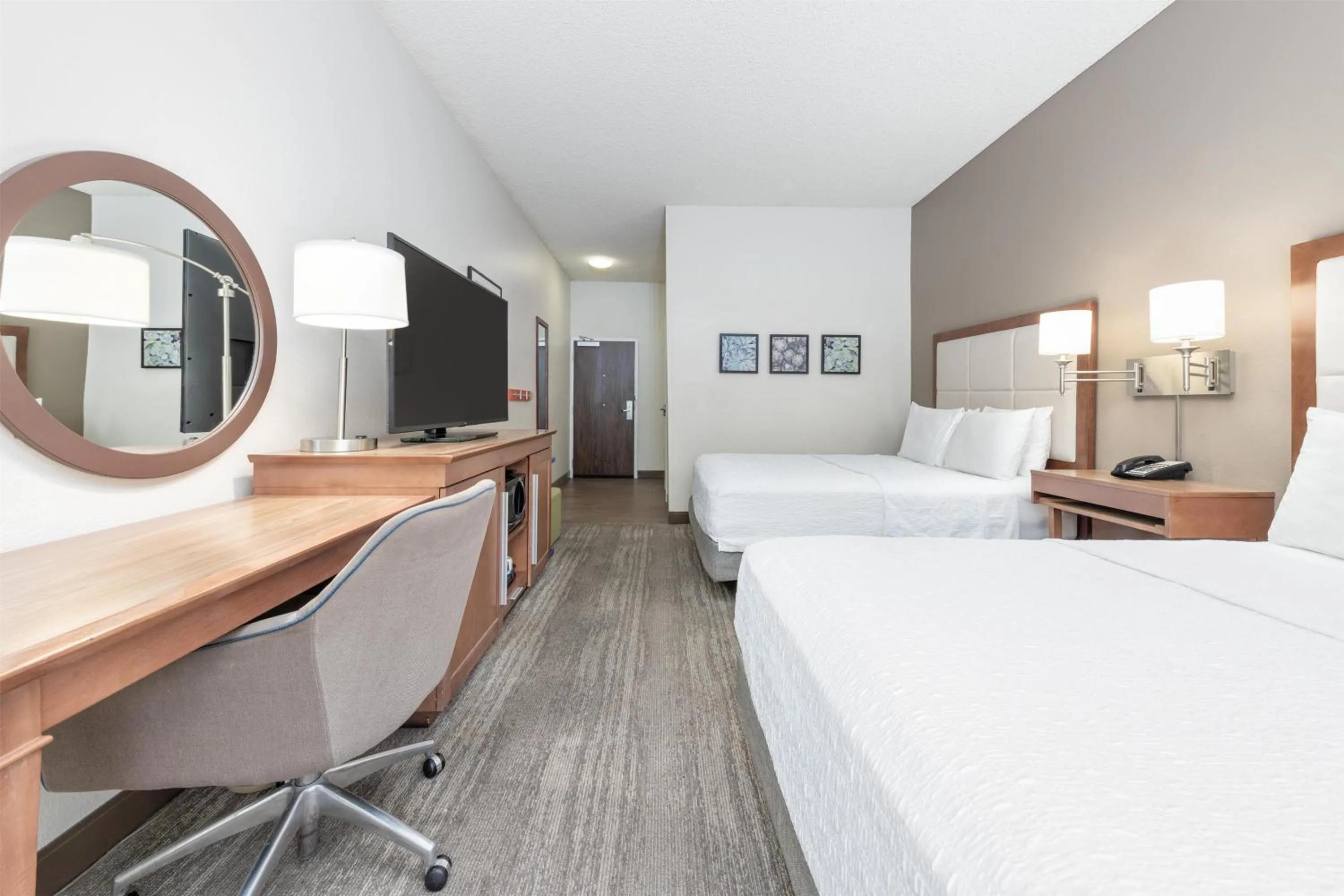 Bedroom, Bed in Hampton Inn Phoenix Midtown Downtown Area