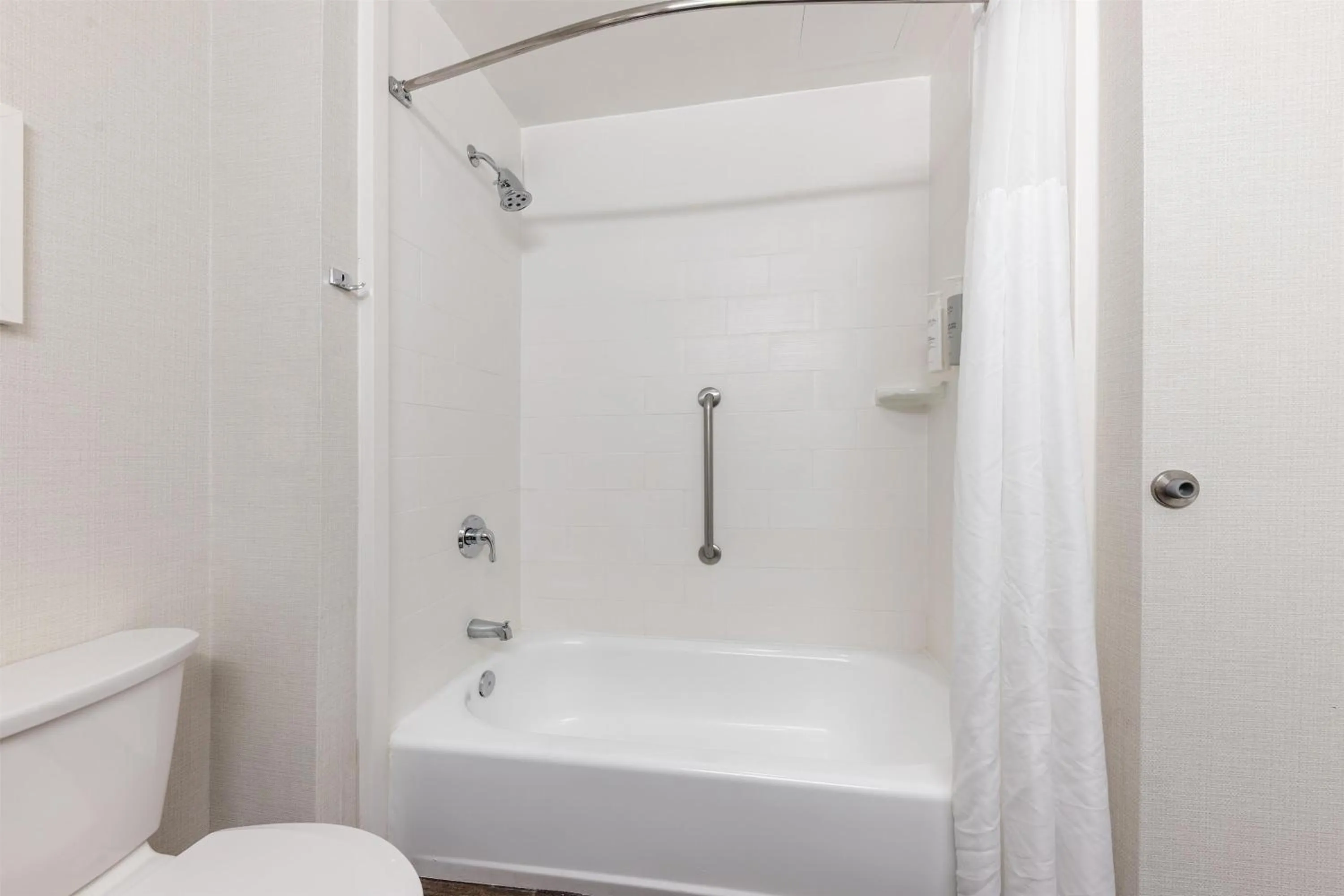 Bathroom in Hampton Inn Phoenix Midtown Downtown Area