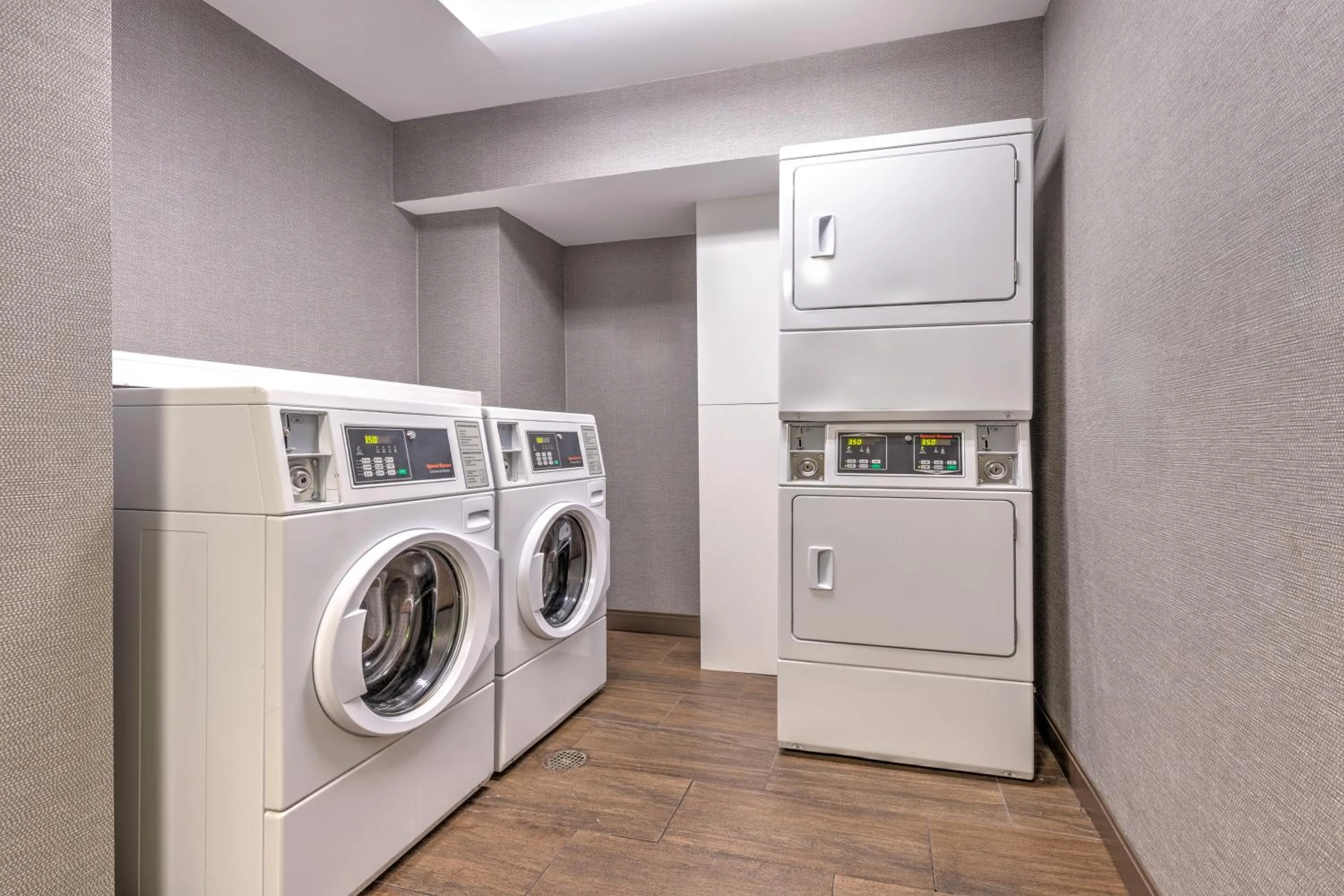 laundry in Hampton Inn Phoenix Midtown Downtown Area