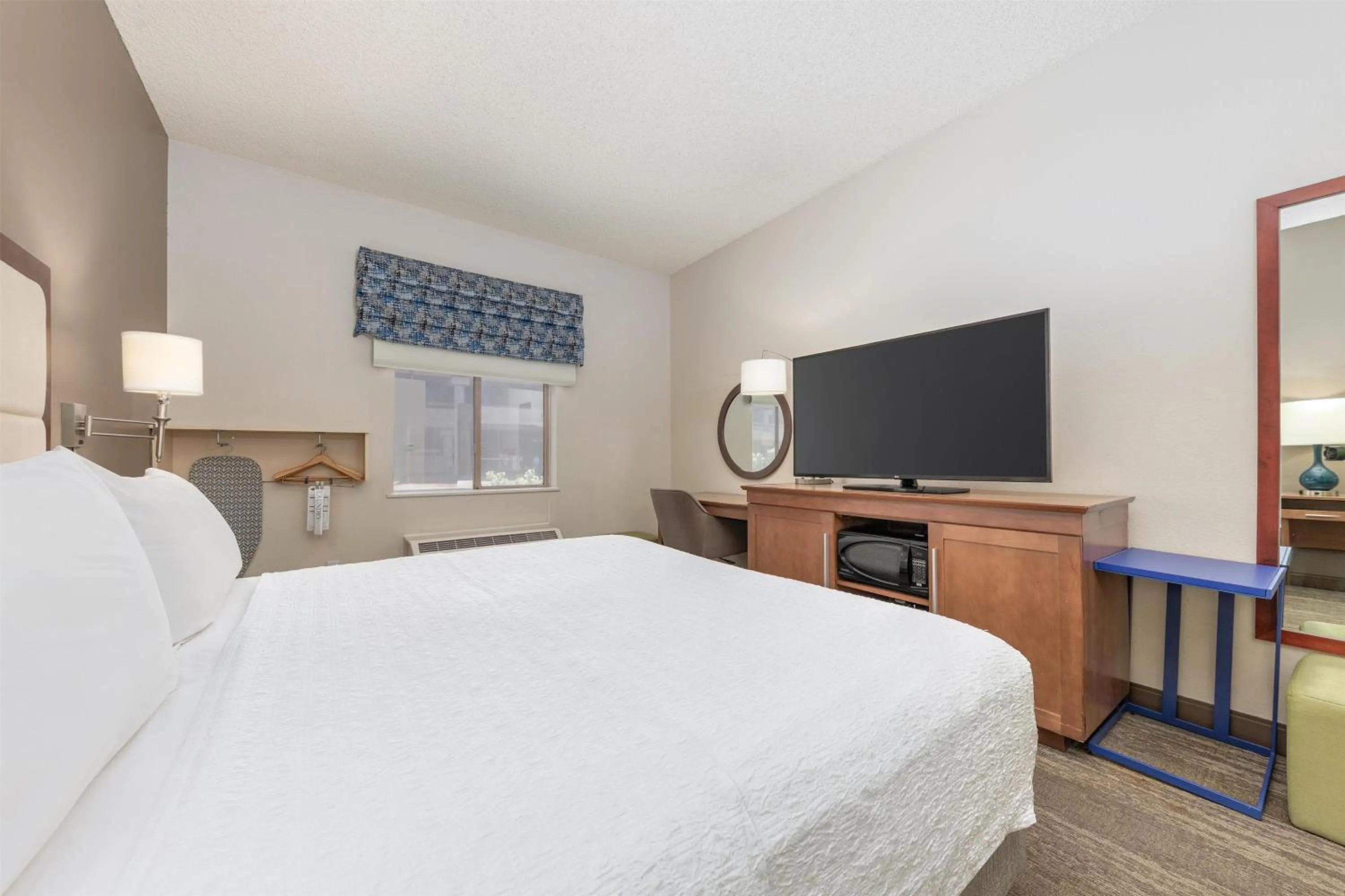 Bed in Hampton Inn Phoenix Midtown Downtown Area