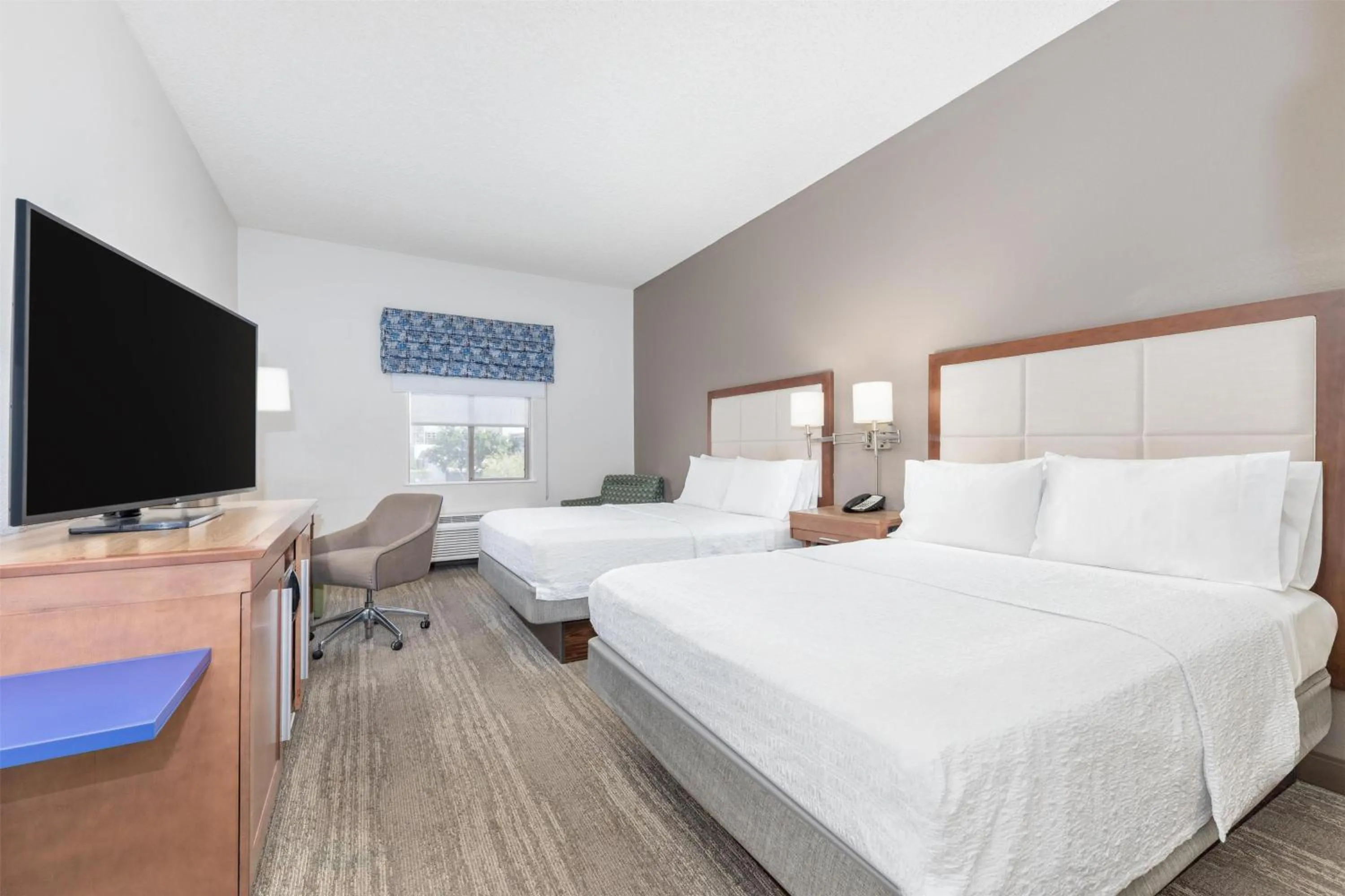 Bed in Hampton Inn Phoenix Midtown Downtown Area