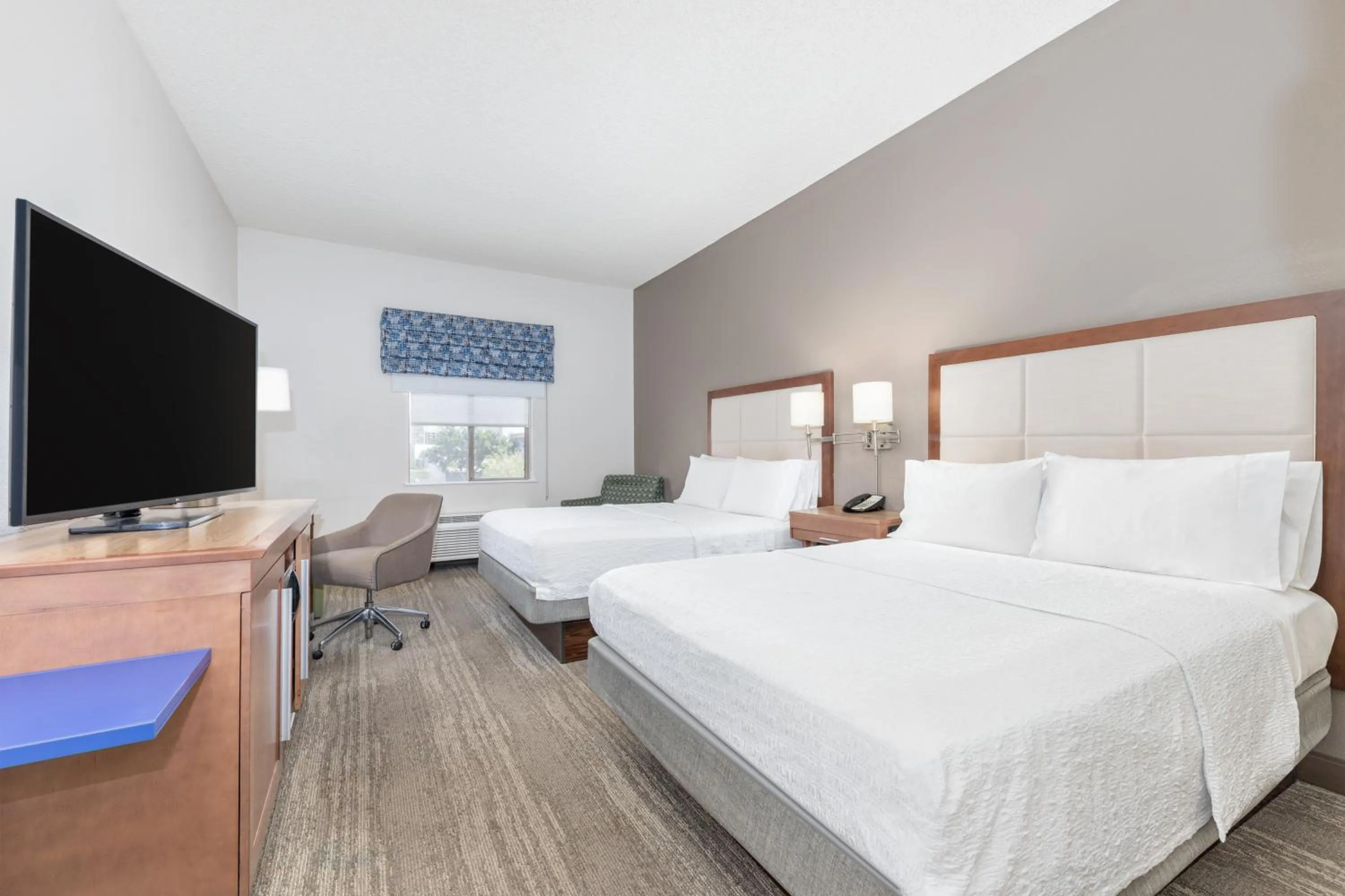 Bedroom, Bed in Hampton Inn Phoenix Midtown Downtown Area