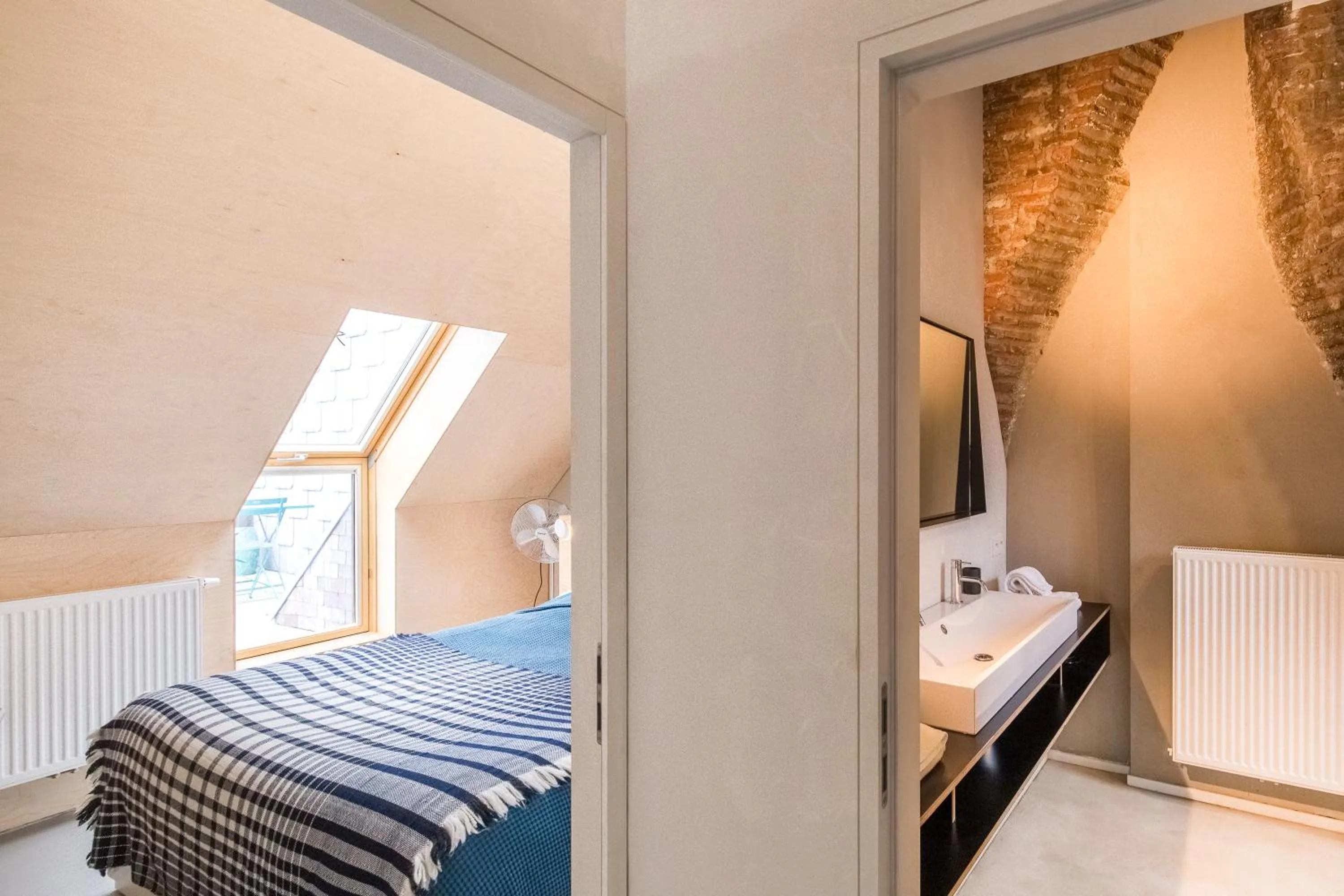 Bathroom, Bed in The Hide