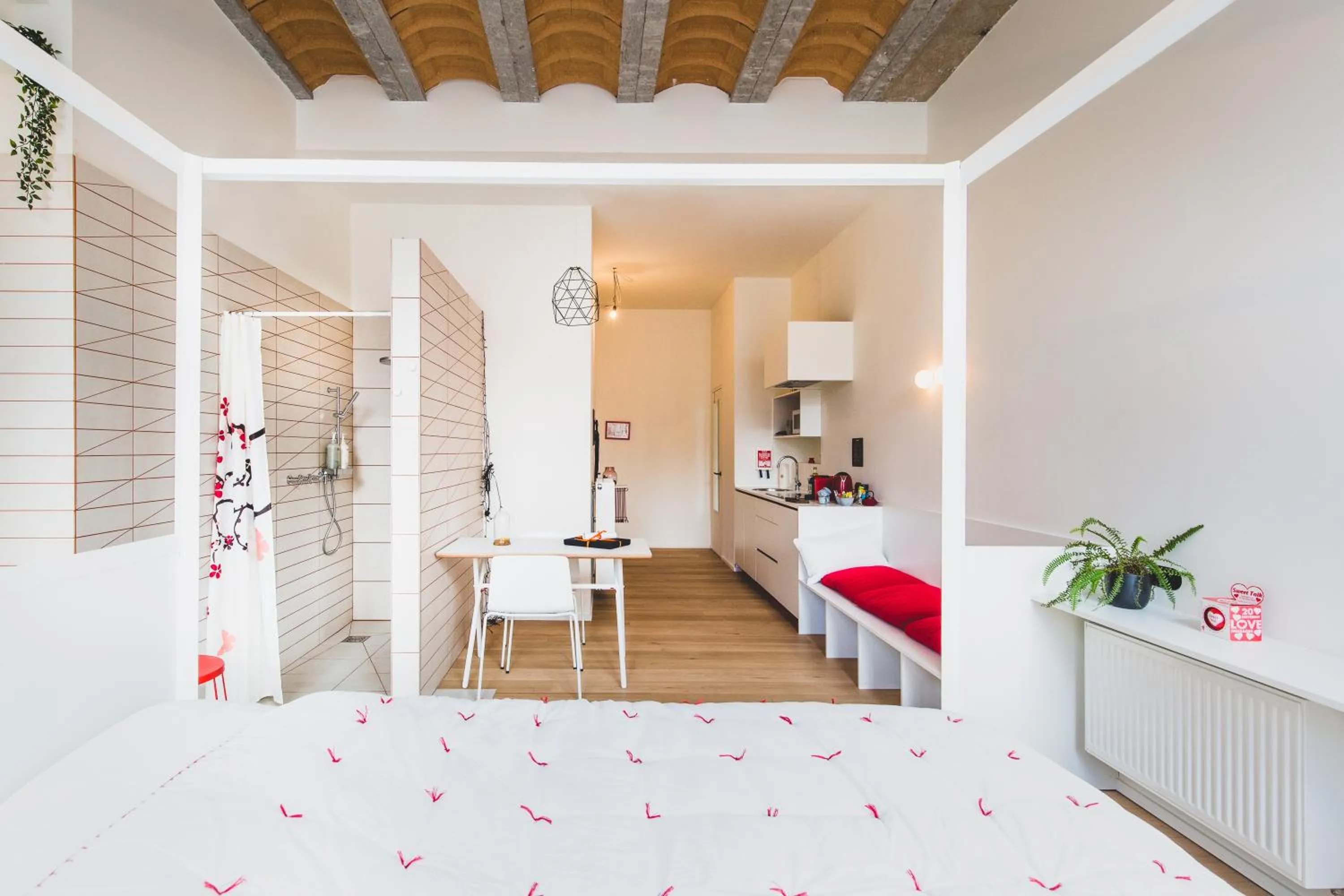 Shower, Bed in The Hide