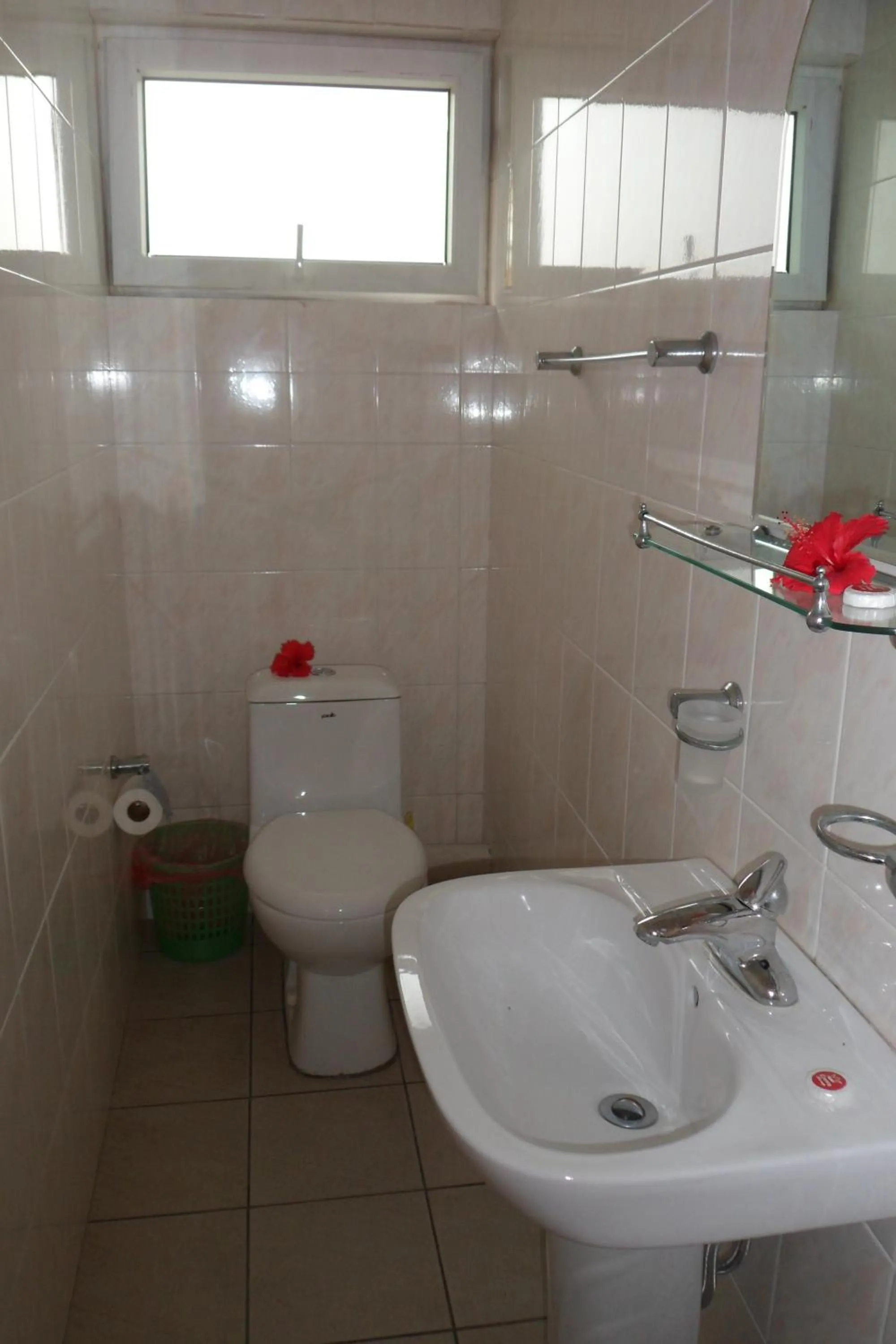 Toilet in Reef Holiday Apartments