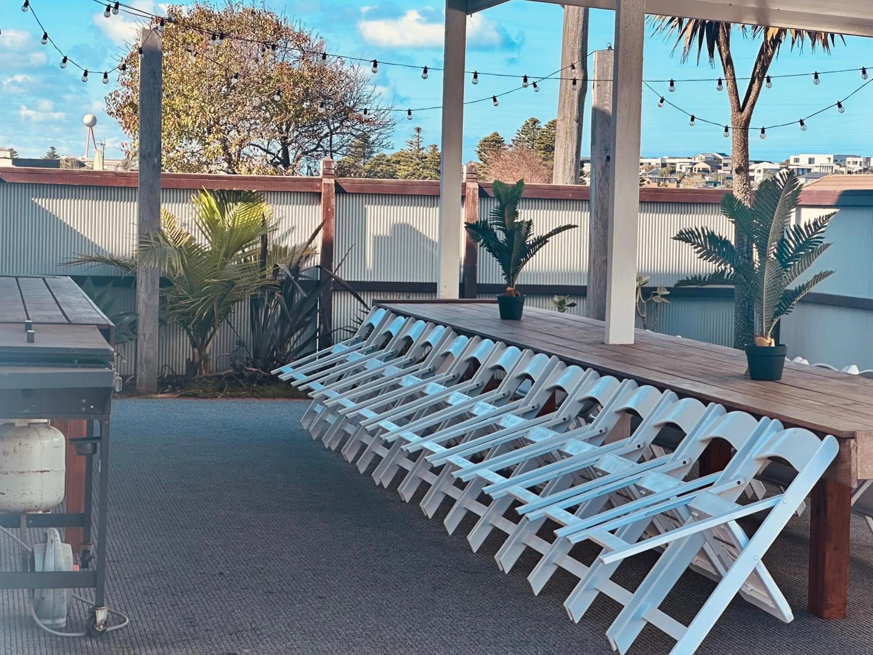 BBQ facilities in Waves Motel and Apartments