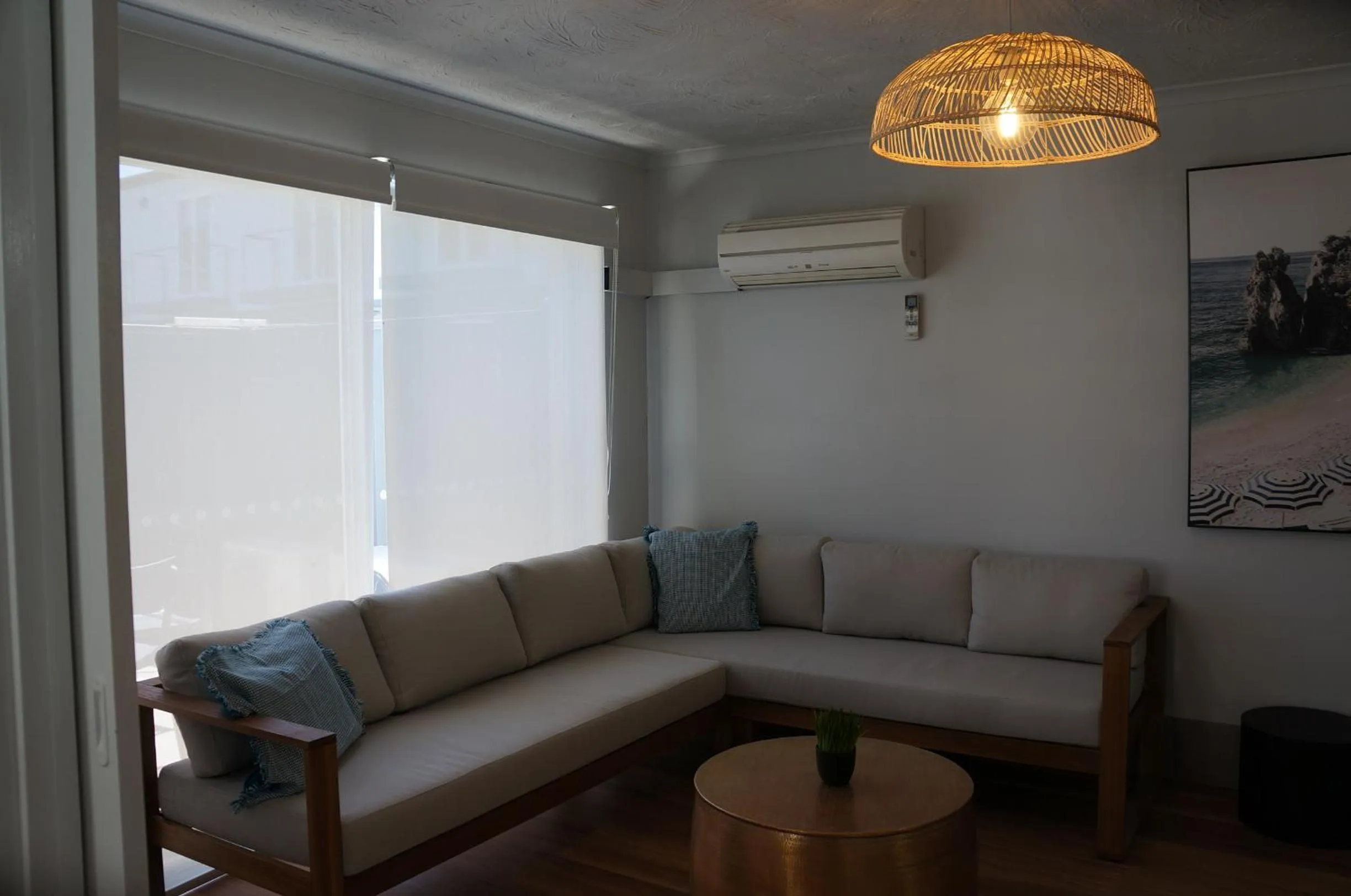 Living room in Waves Motel and Apartments