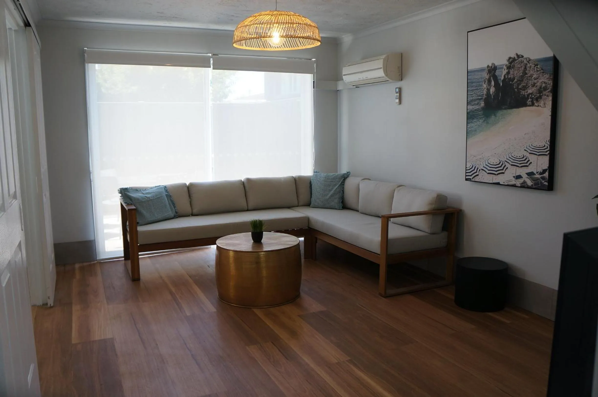 Waves Motel and Apartments