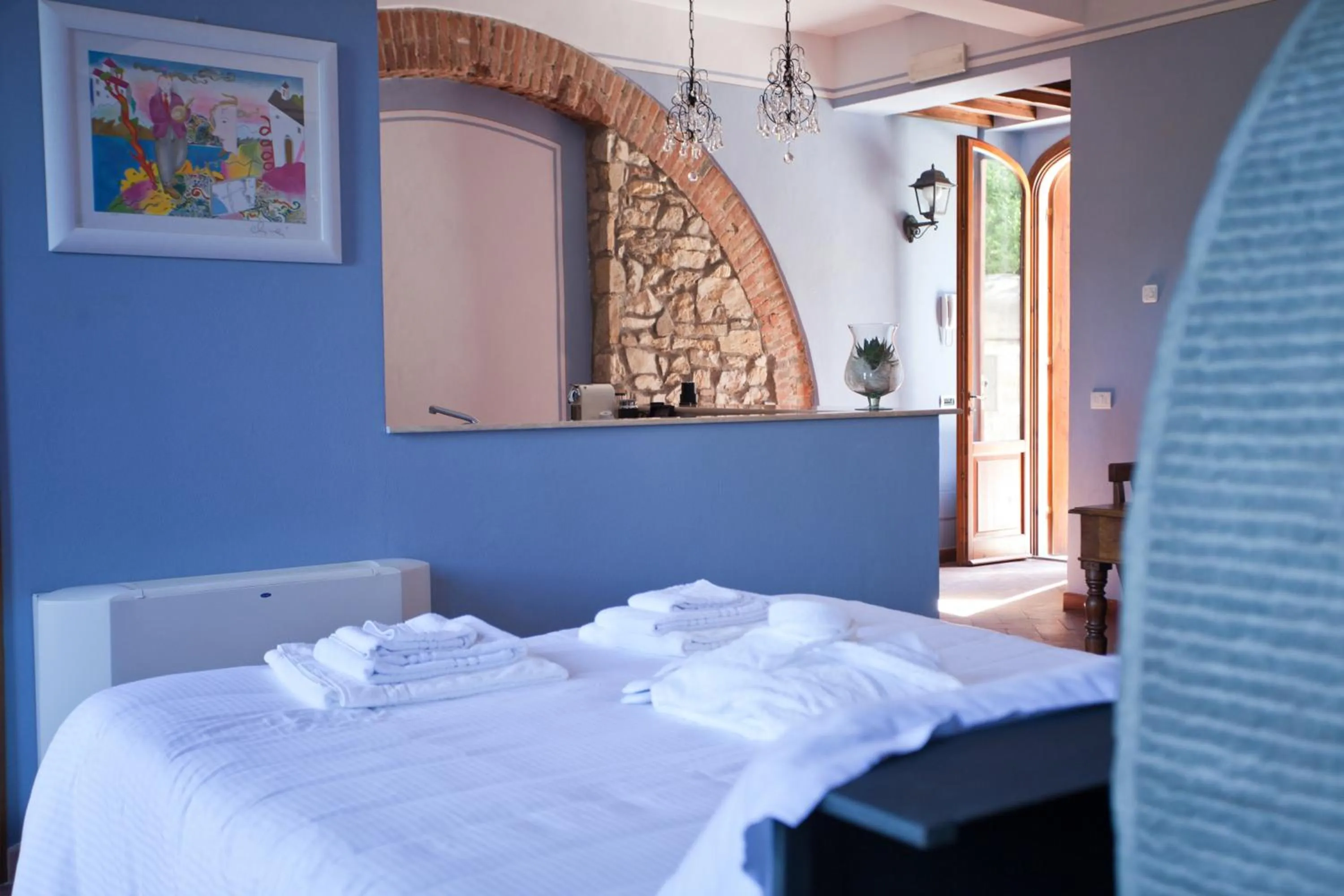 Kitchen or kitchenette, Bed in Relais Villa Belvedere