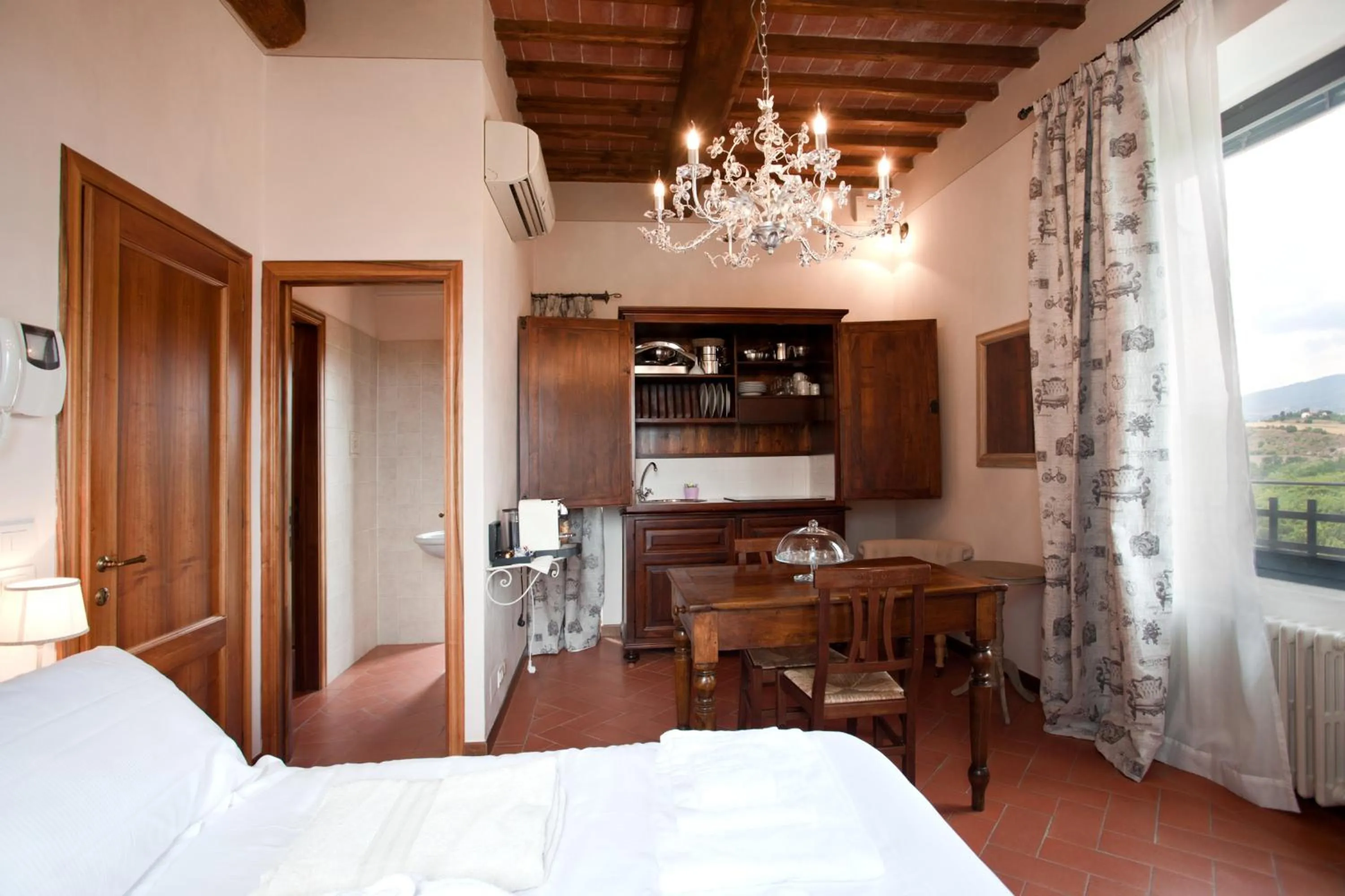 Photo of the whole room, Bed in Relais Villa Belvedere