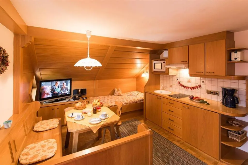 Kitchen or kitchenette in Landhaus Beßler