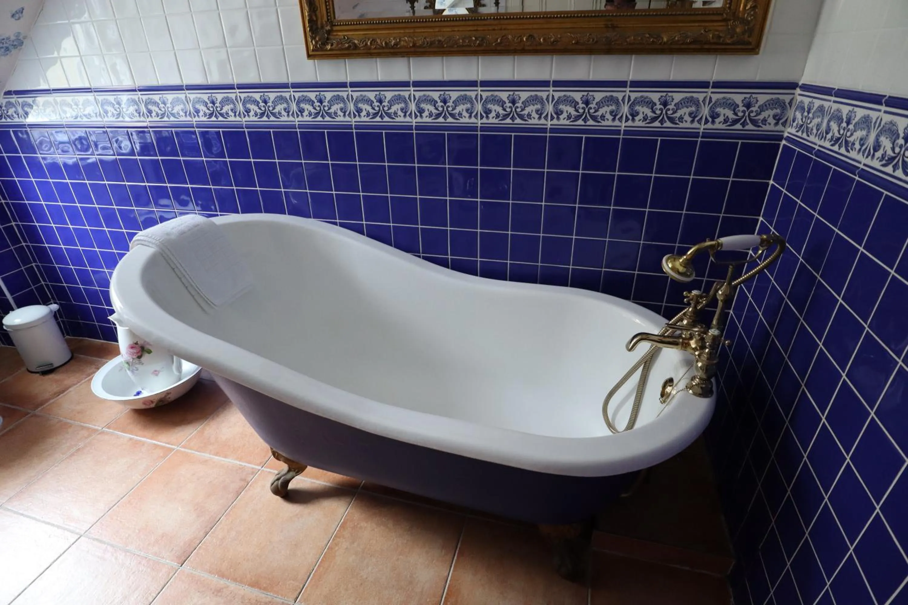 Bathroom in Alltavona House