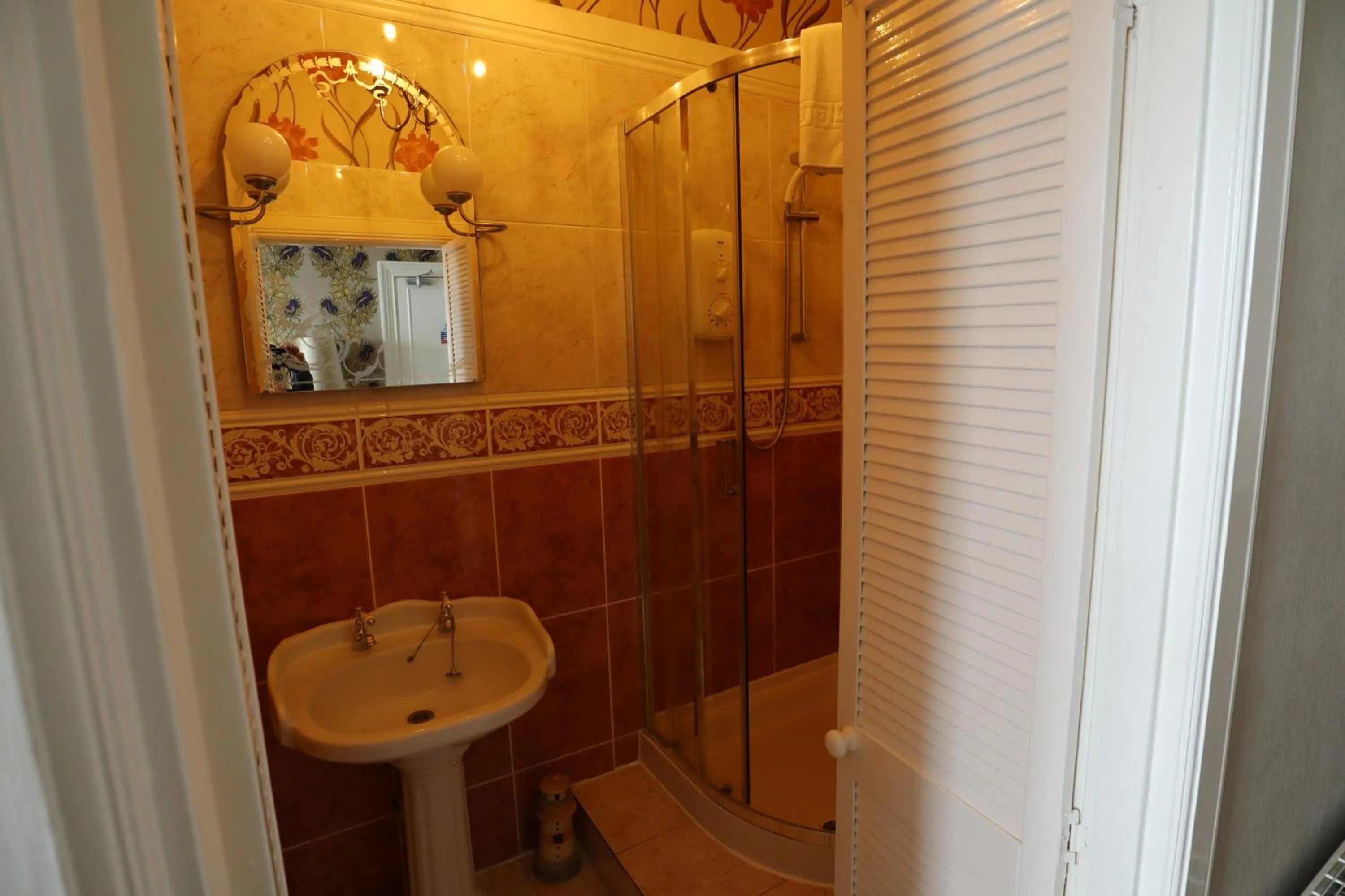 Bathroom in Alltavona House