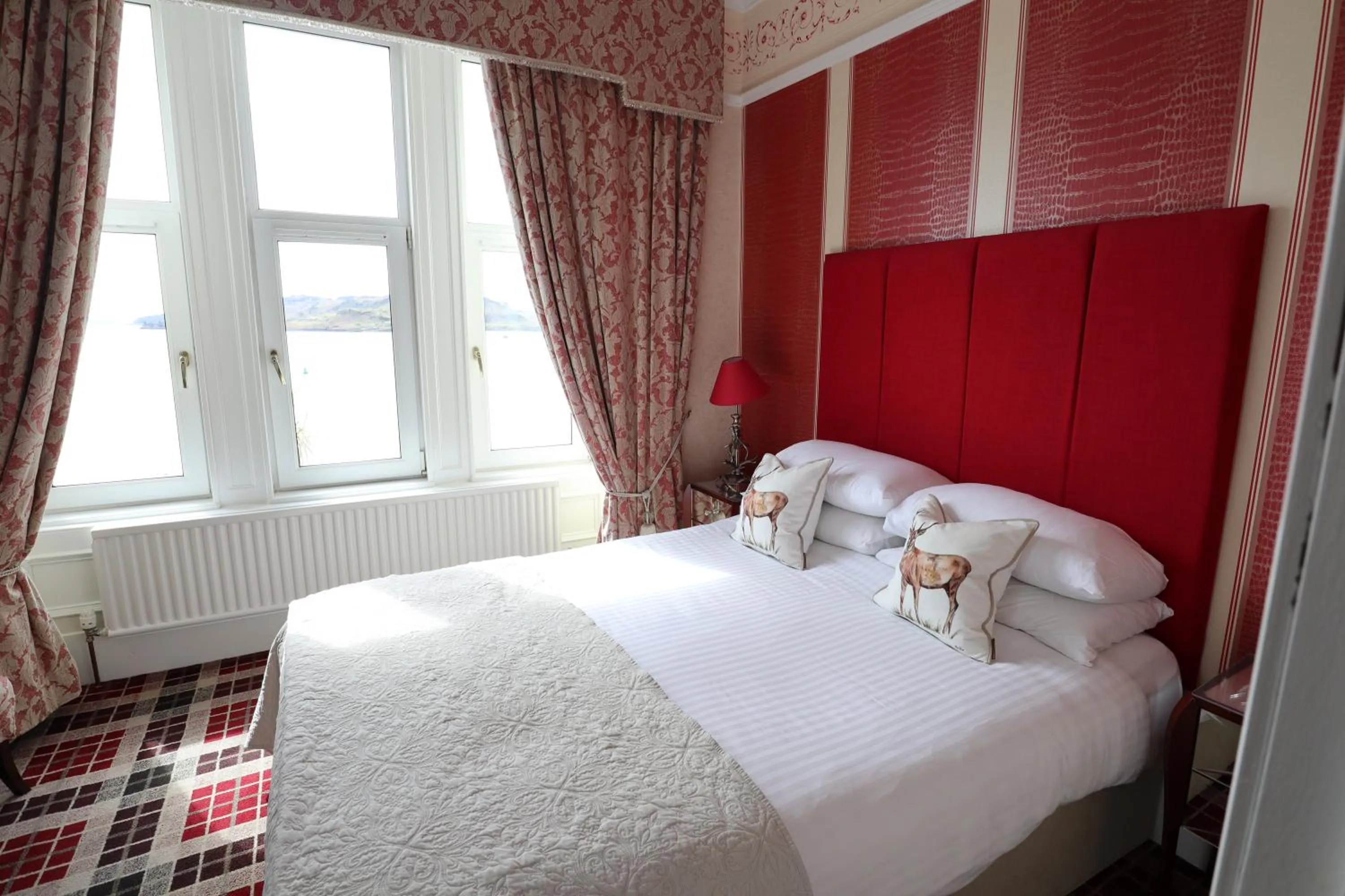 Photo of the whole room in Alltavona House