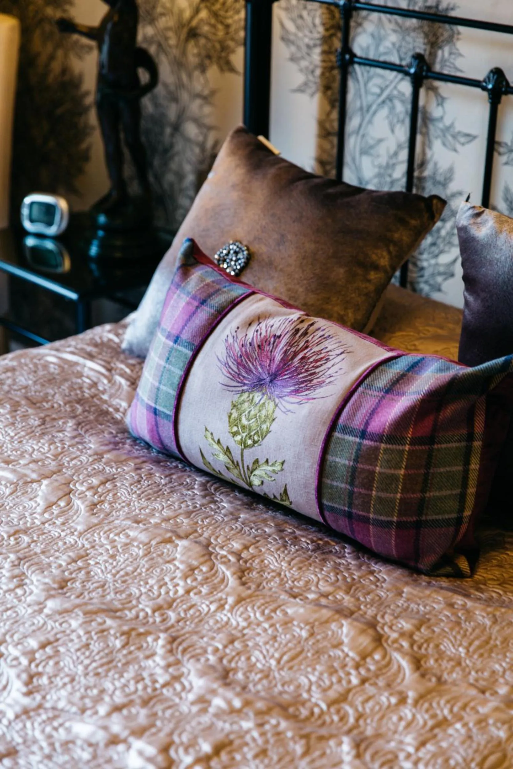 Bed in Alltavona House