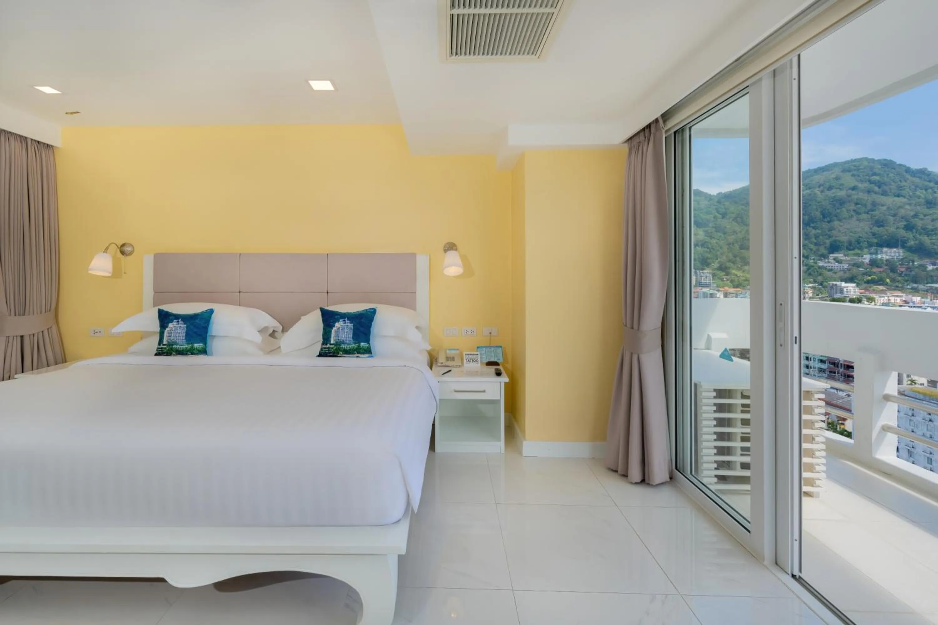 Bedroom, Bed in Andaman Beach Suites Hotel, Patong Phuket