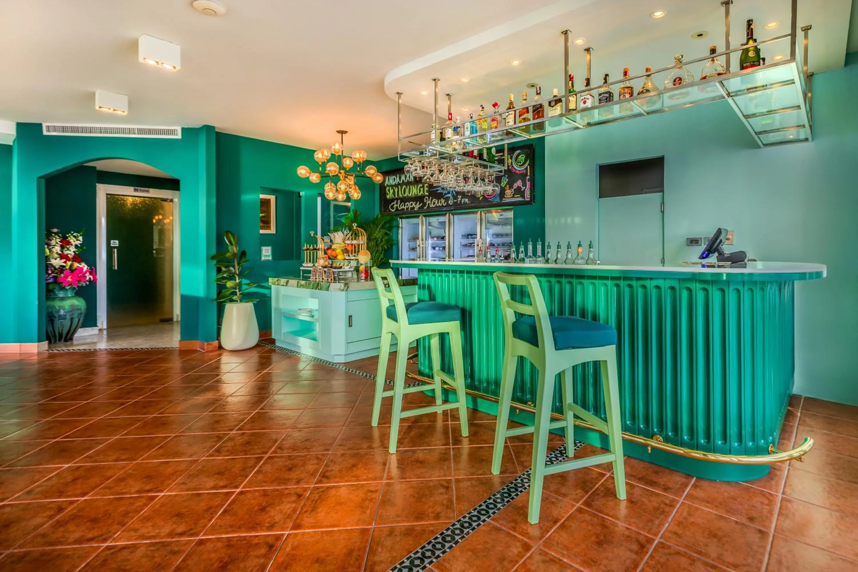 Lounge or bar in Andaman Beach Suites Hotel, Patong Phuket