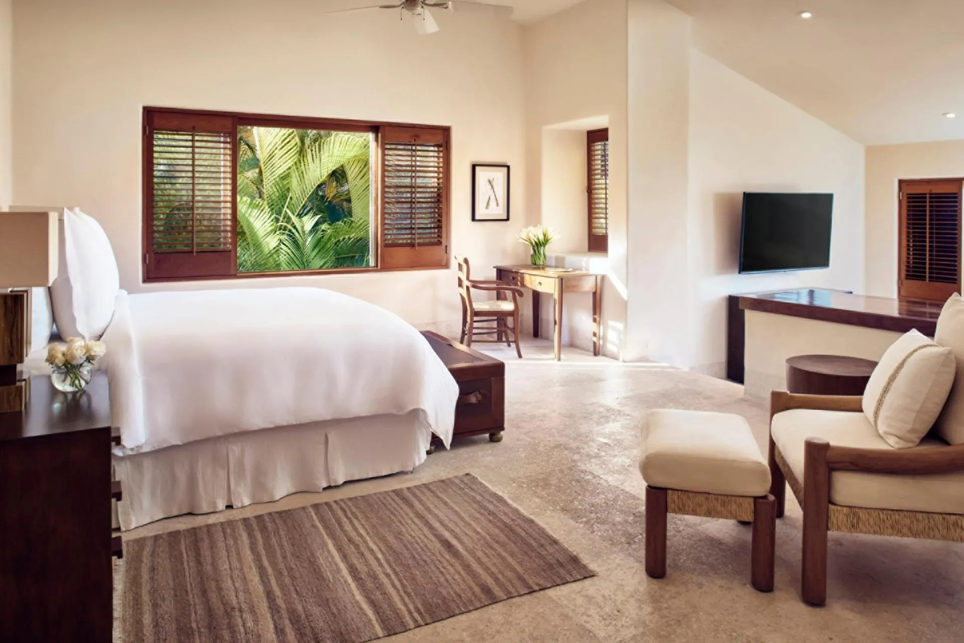 Photo of the whole room, Bed in Four Seasons Resort Punta Mita