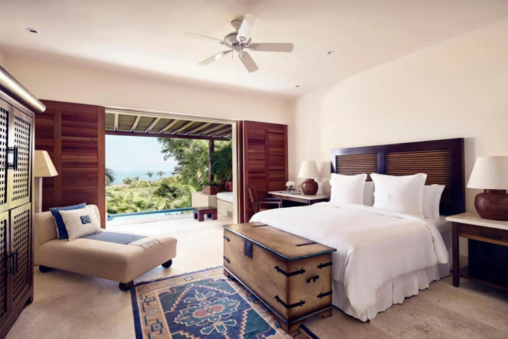 Photo of the whole room, Bed in Four Seasons Resort Punta Mita