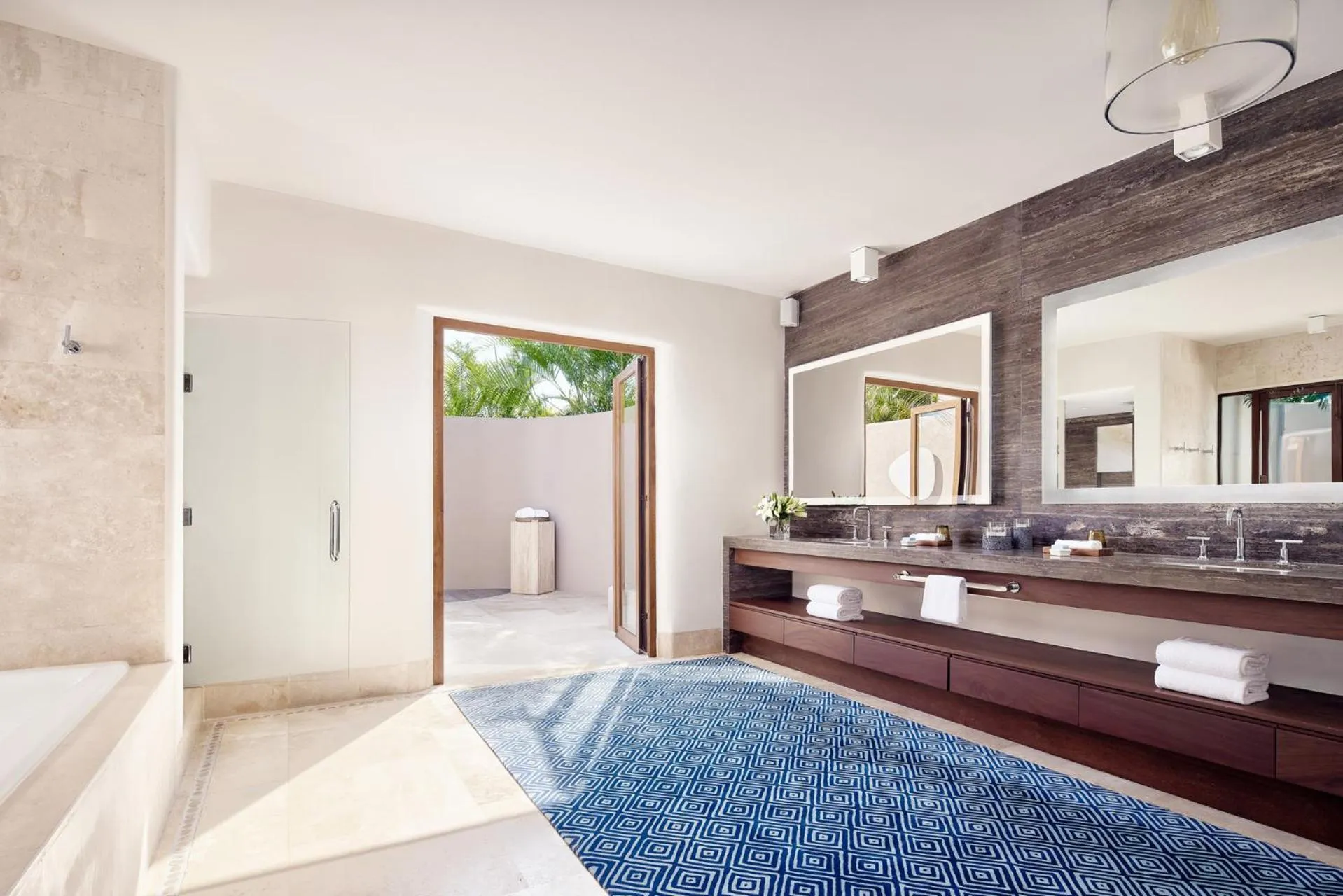 Bedroom, Bed in Four Seasons Resort Punta Mita