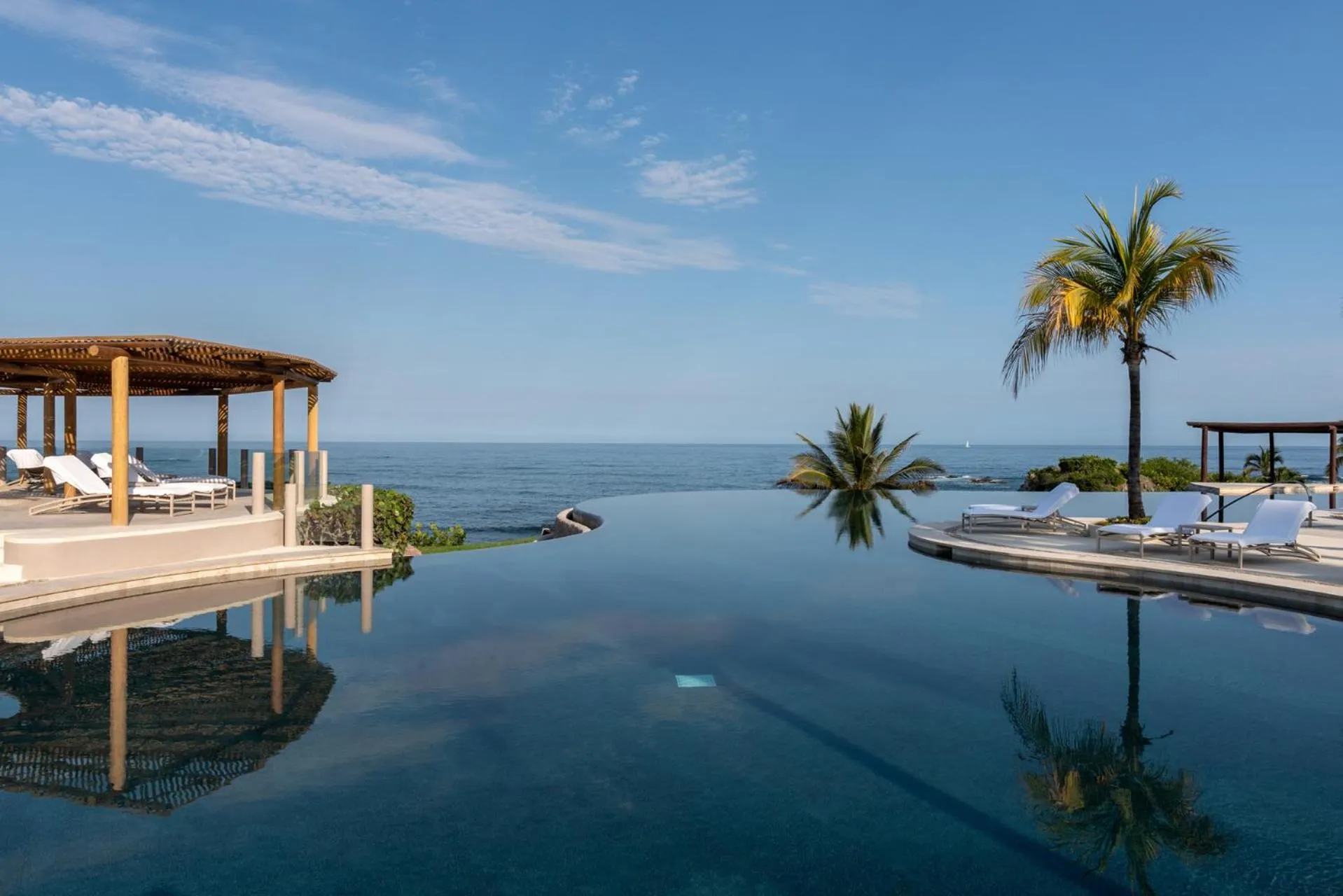 Swimming pool in Four Seasons Resort Punta Mita