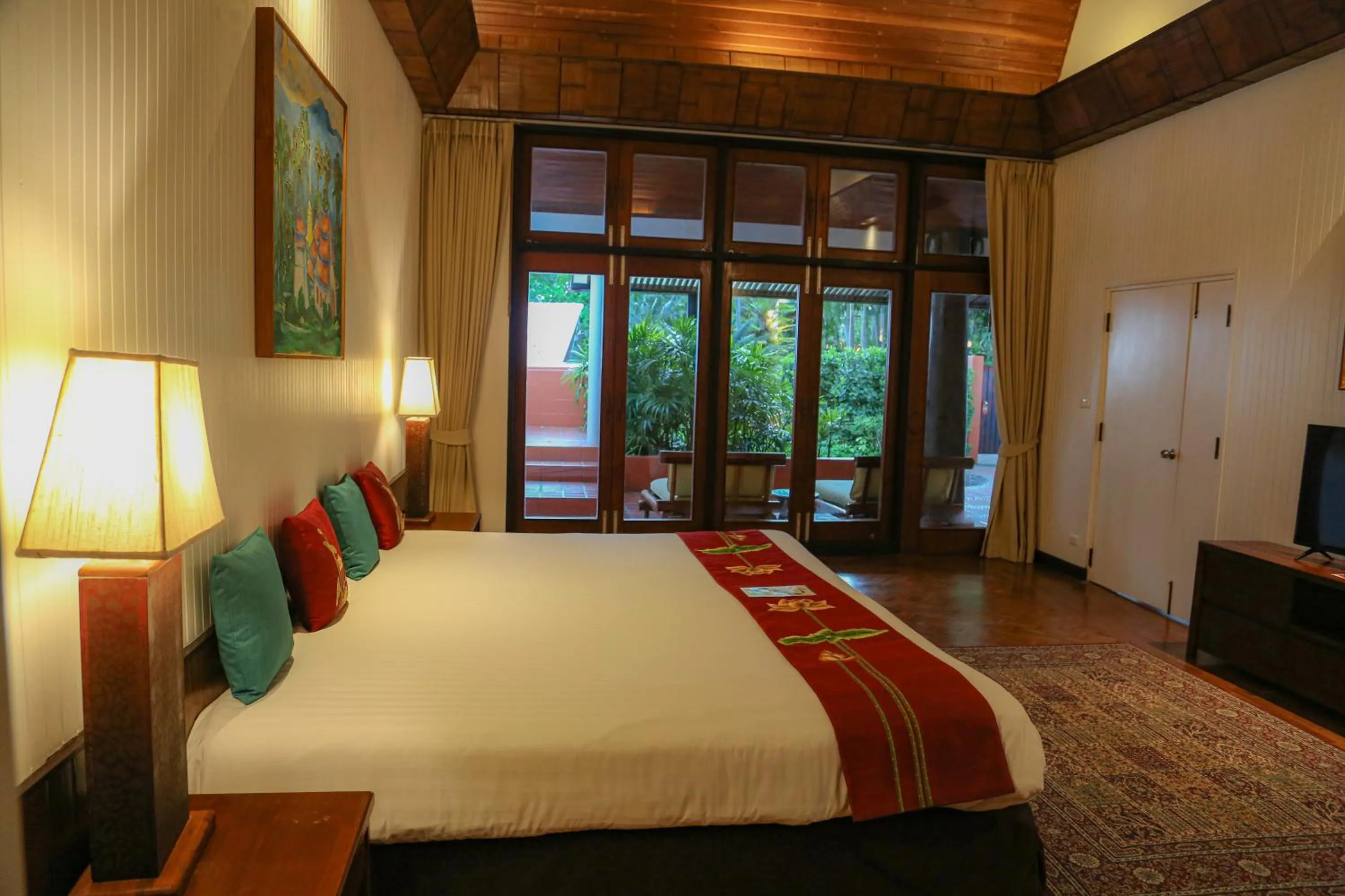 Bed in Mom Tri's Villa Royale - SHA Plus