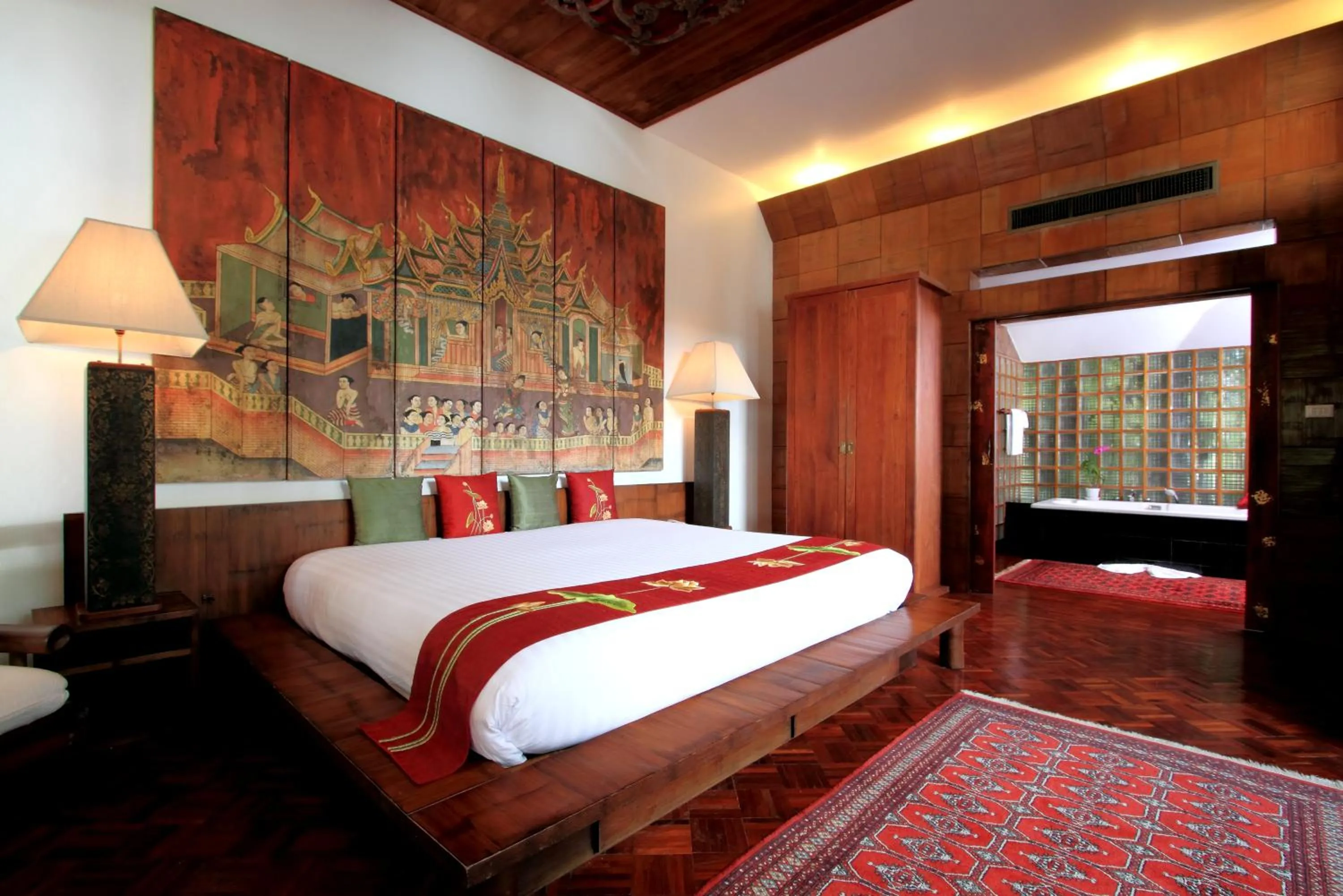 Bed in Mom Tri's Villa Royale - SHA Plus