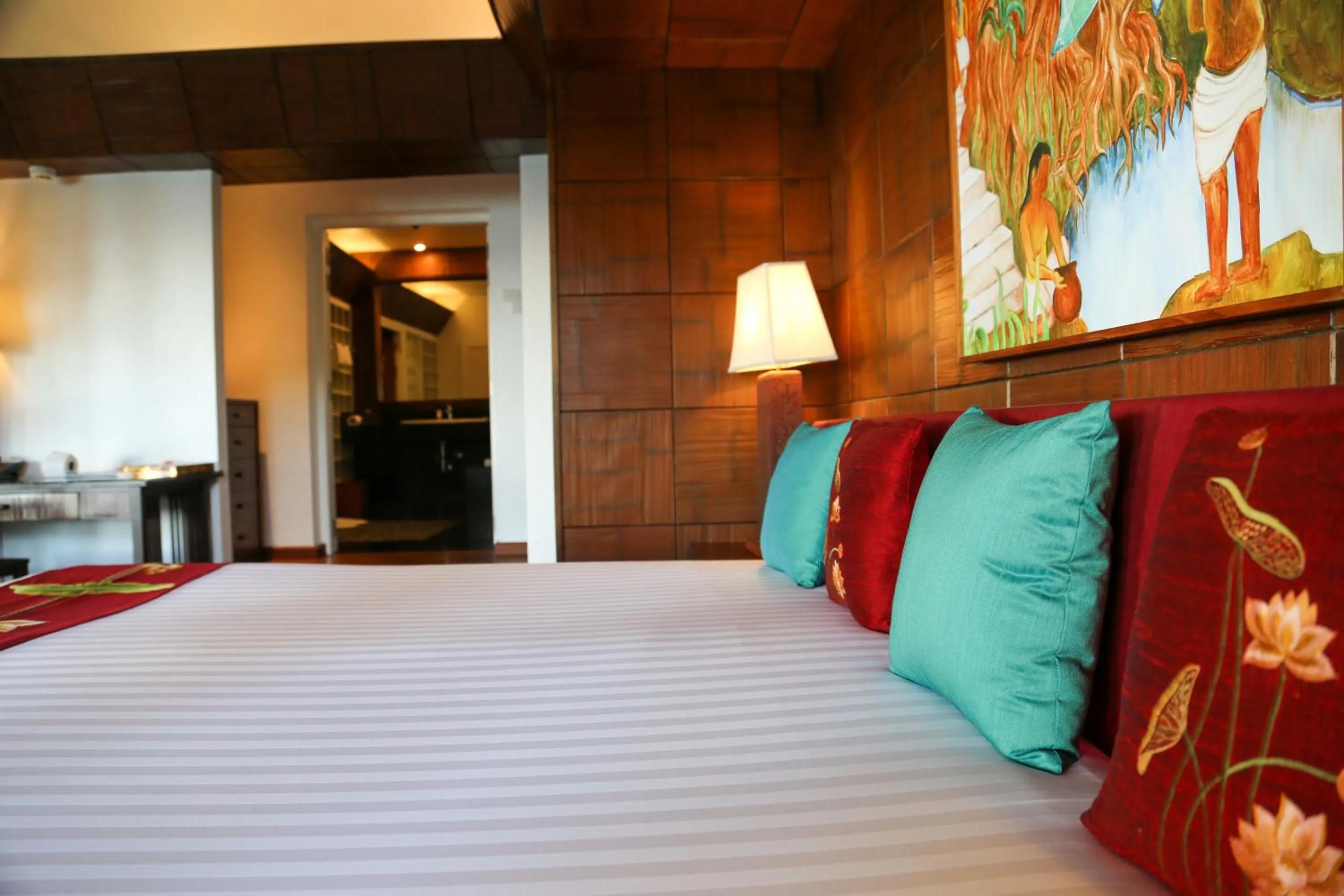 Bed in Mom Tri's Villa Royale - SHA Plus