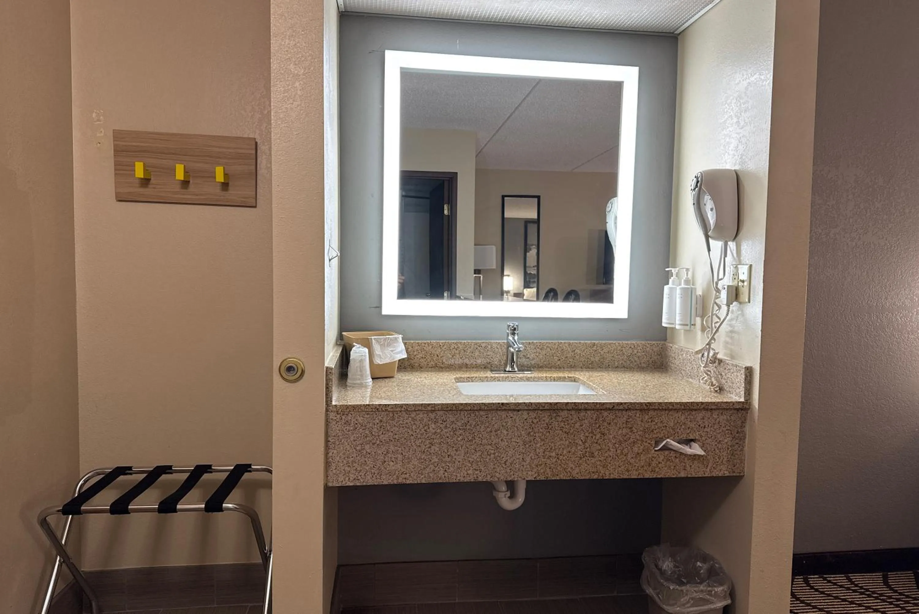 Super 8 by Wyndham Mars/Cranberry/Pittsburgh Area