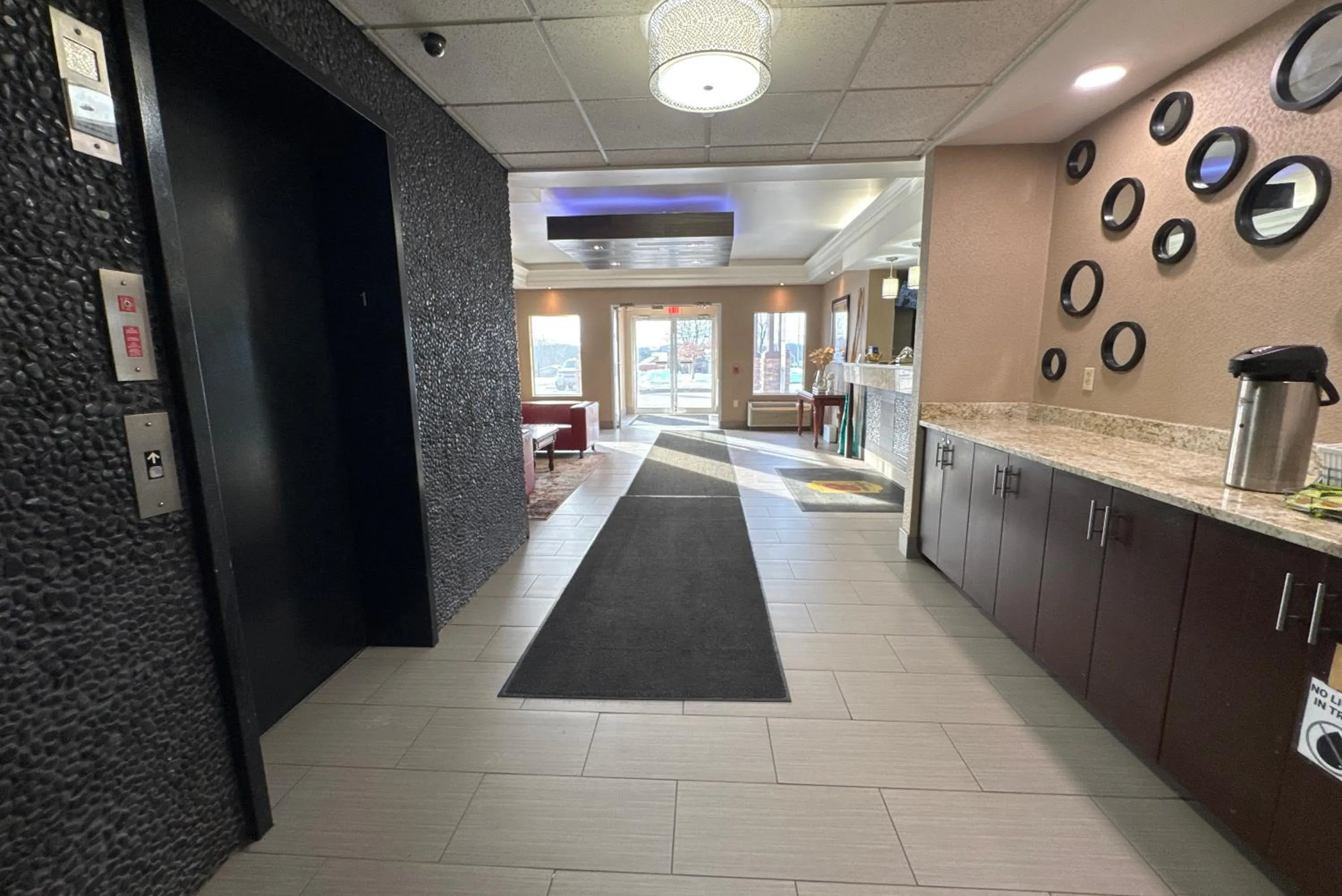 Super 8 by Wyndham Mars/Cranberry/Pittsburgh Area