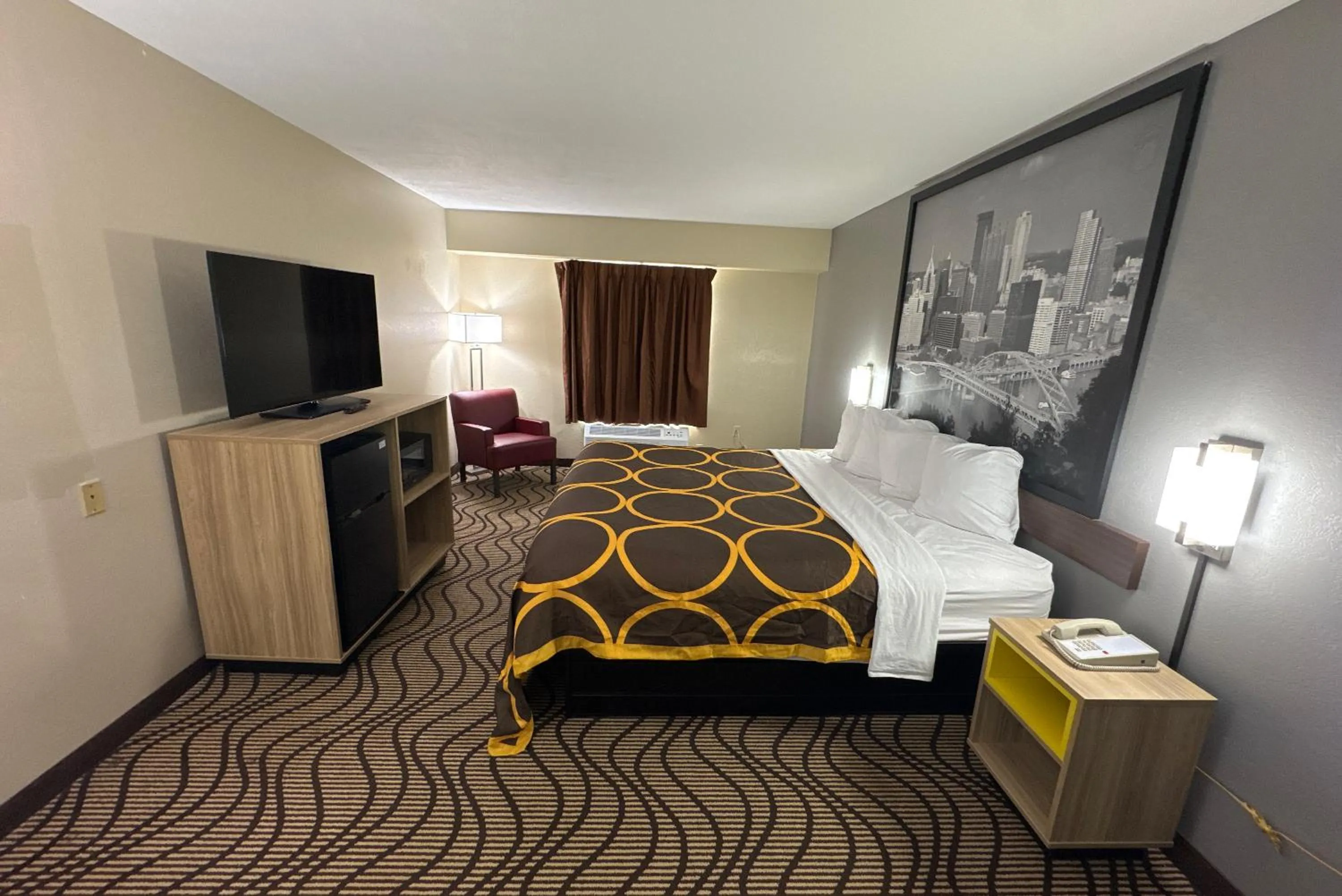 Bed in Super 8 by Wyndham Mars/Cranberry/Pittsburgh Area