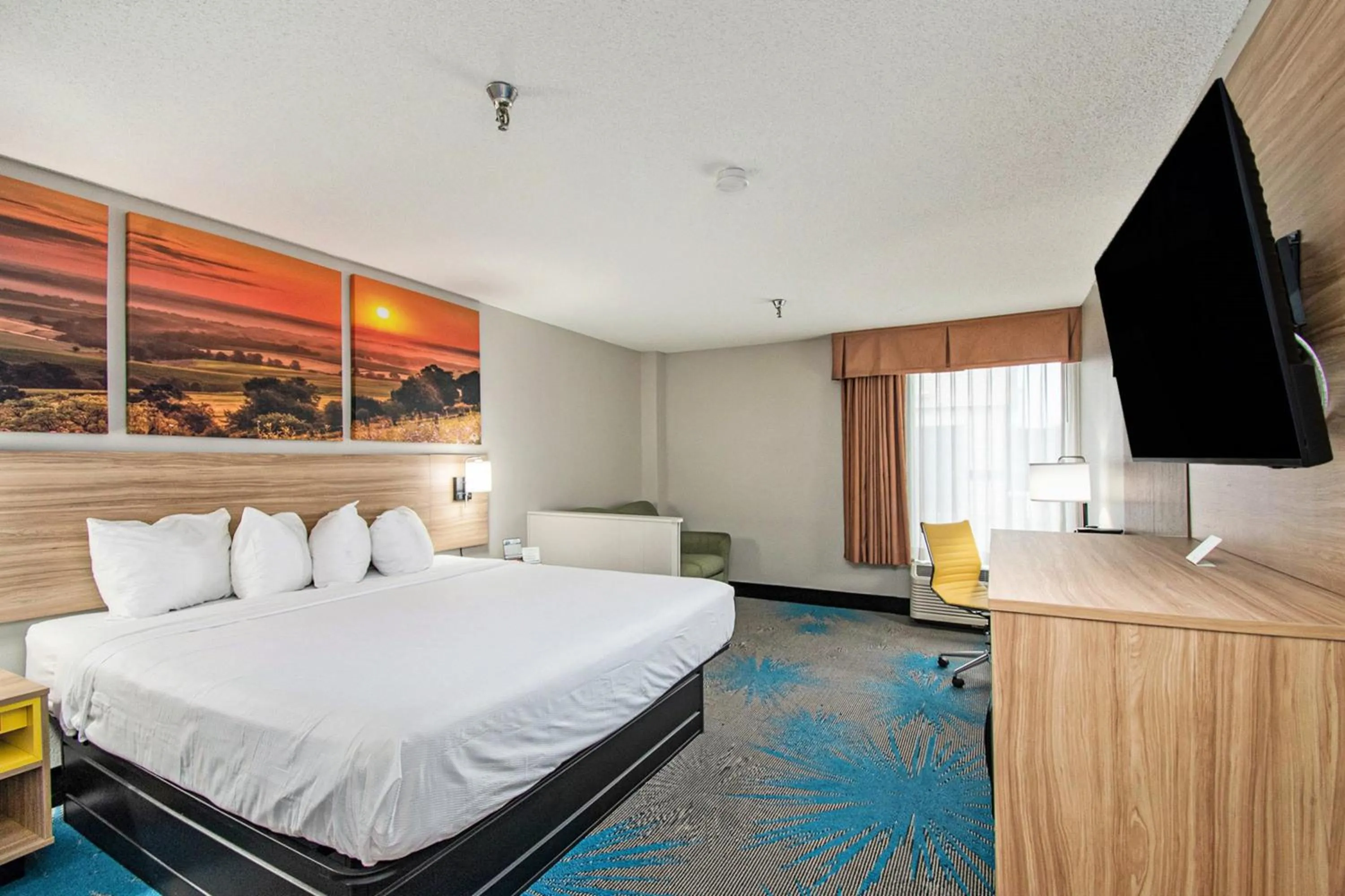 Bedroom, Bed in Days Inn & Suites by Wyndham Mt Pleasant