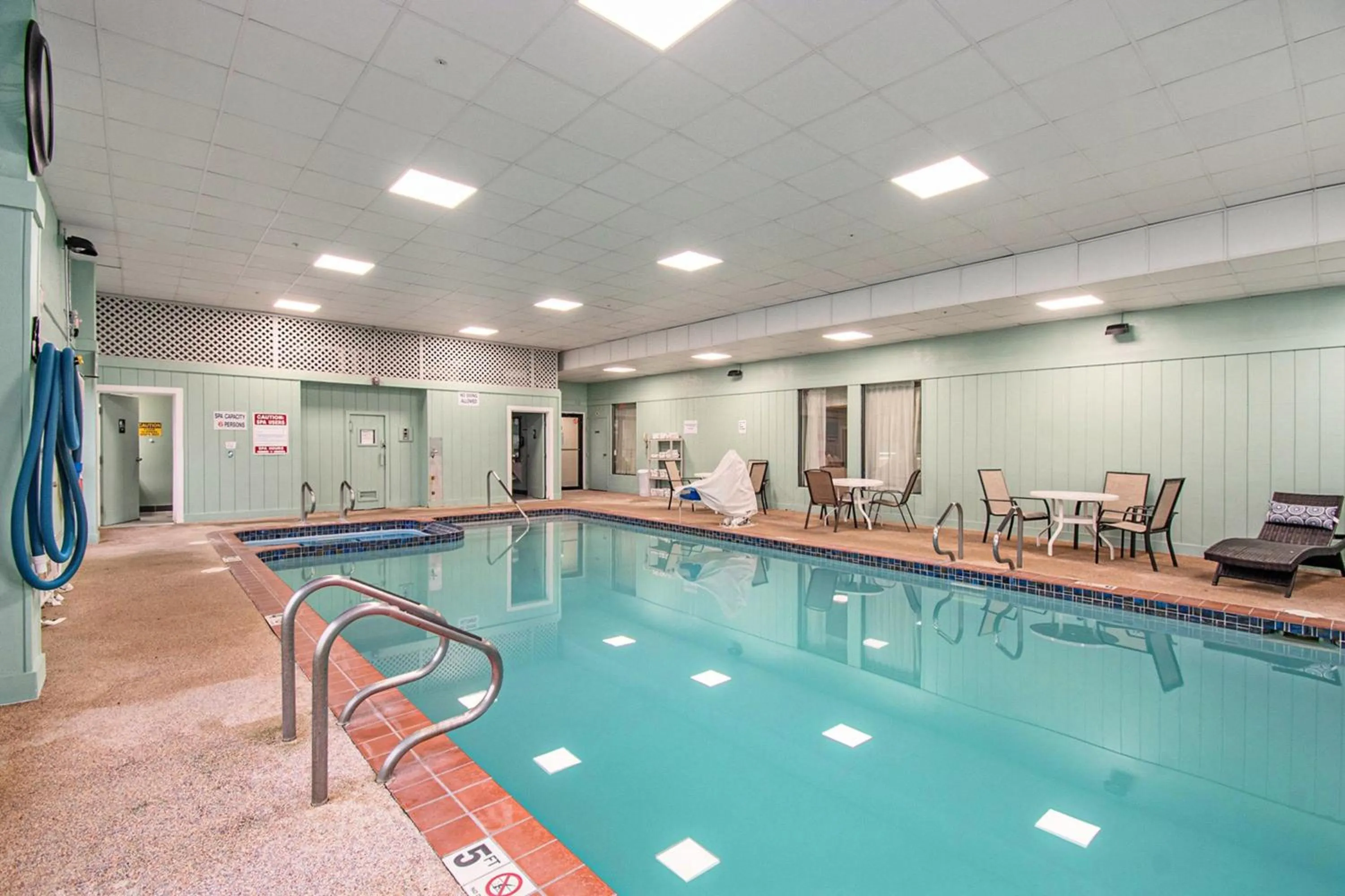 Swimming pool in Days Inn & Suites by Wyndham Mt Pleasant