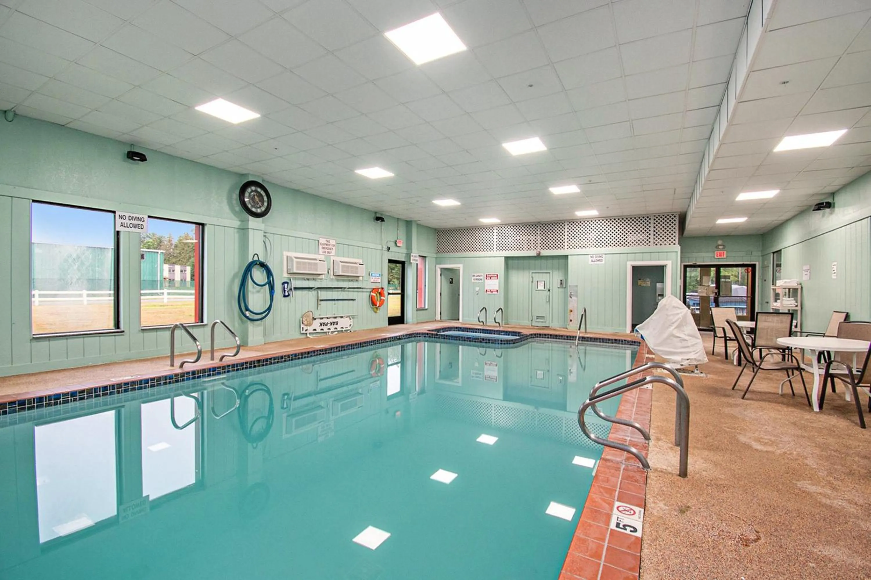 Swimming pool in Days Inn & Suites by Wyndham Mt Pleasant