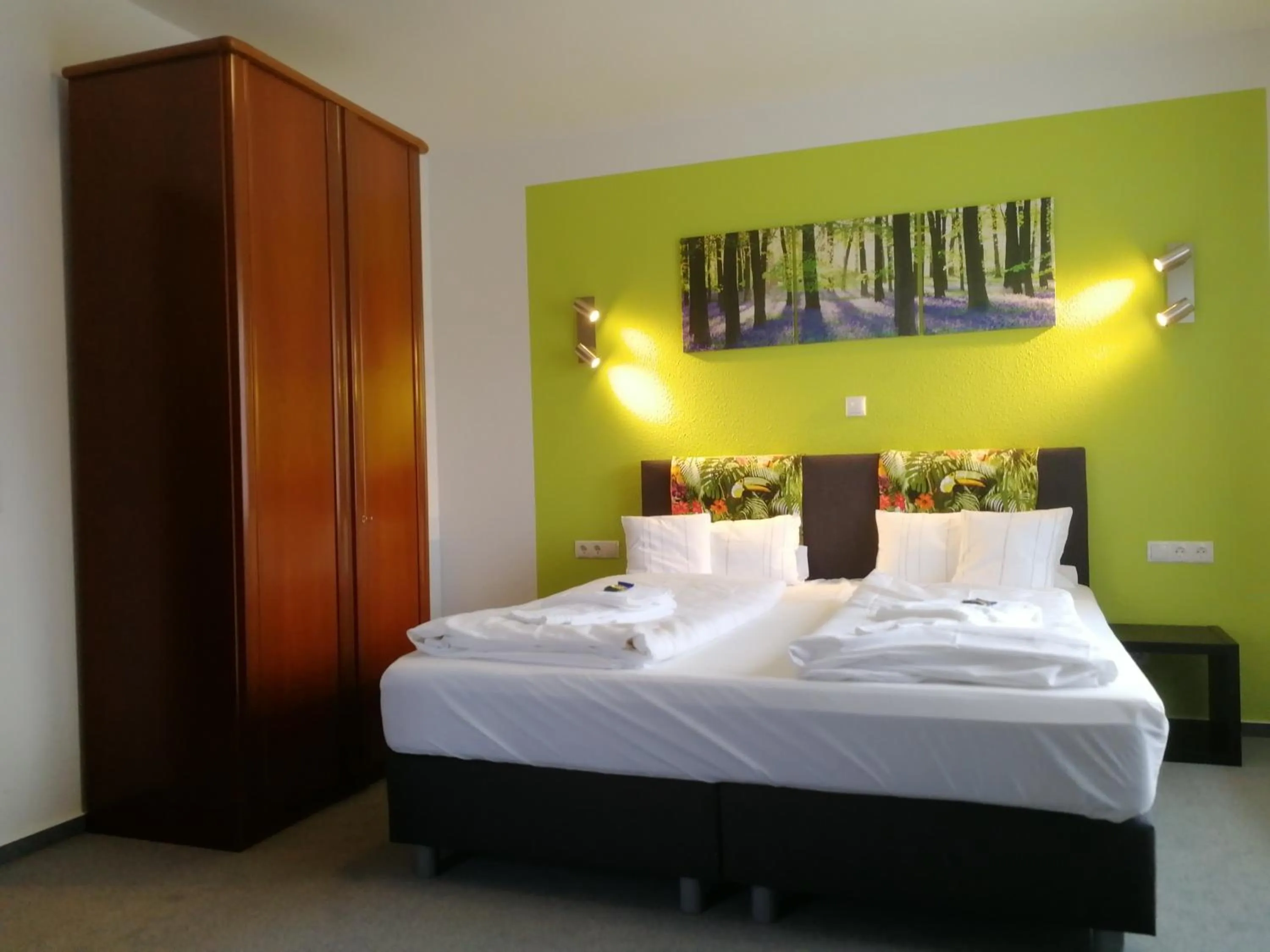 Bed in Hotel & Gasthaus Zum Domkreuger