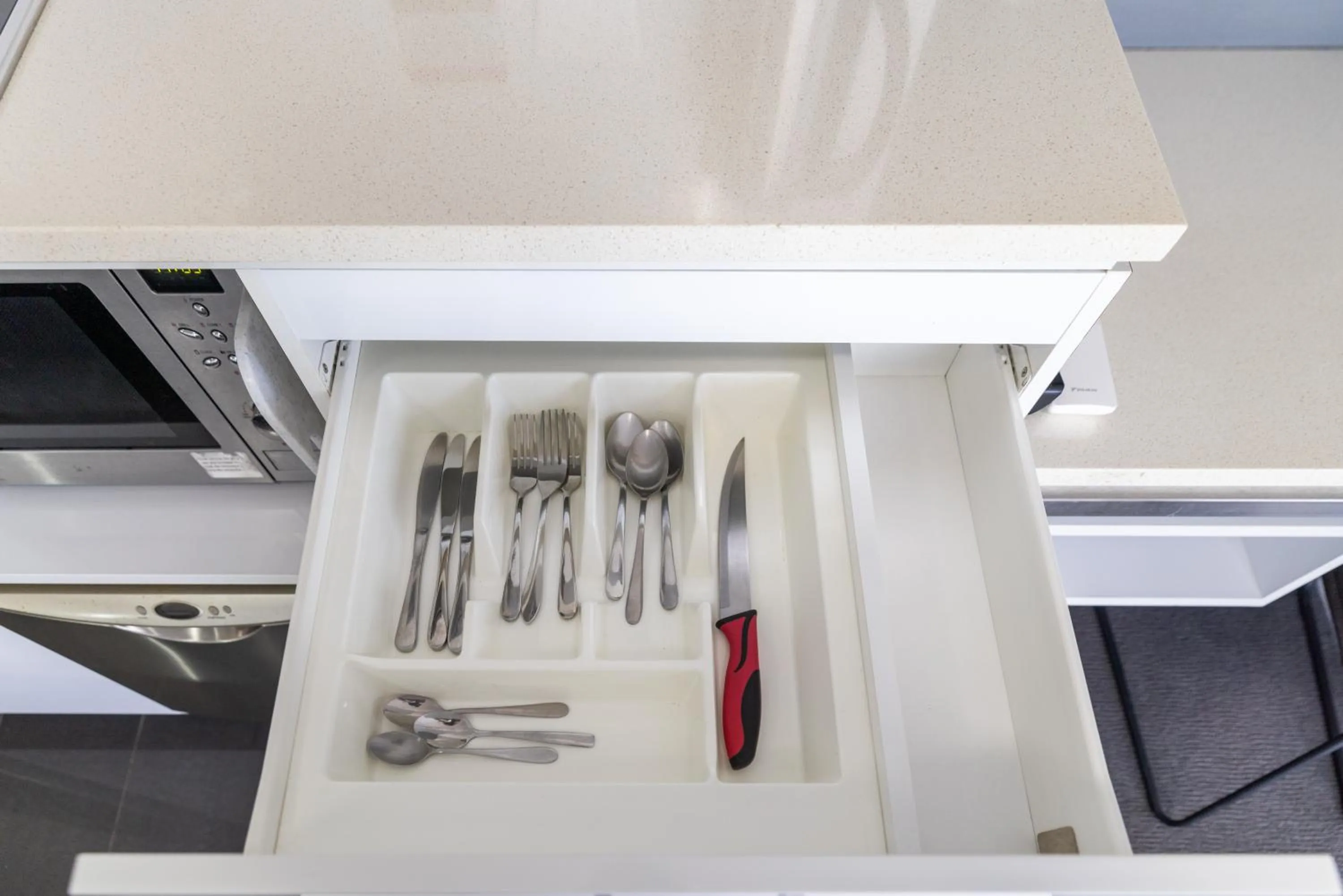 Kitchen or kitchenette in Oaks Townsville Hotel